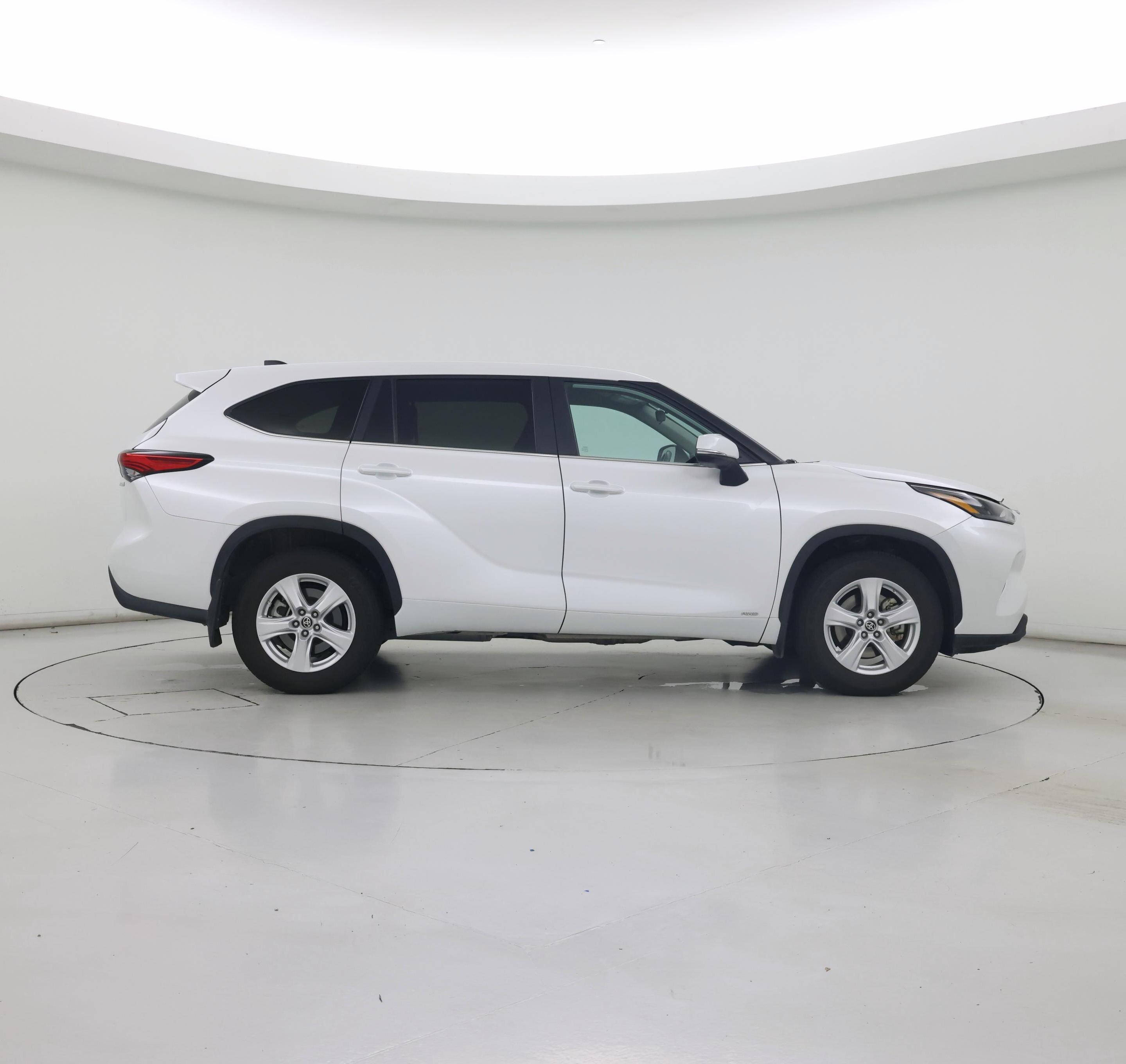 Thumbnail: 2023 Toyota Highlander - 7