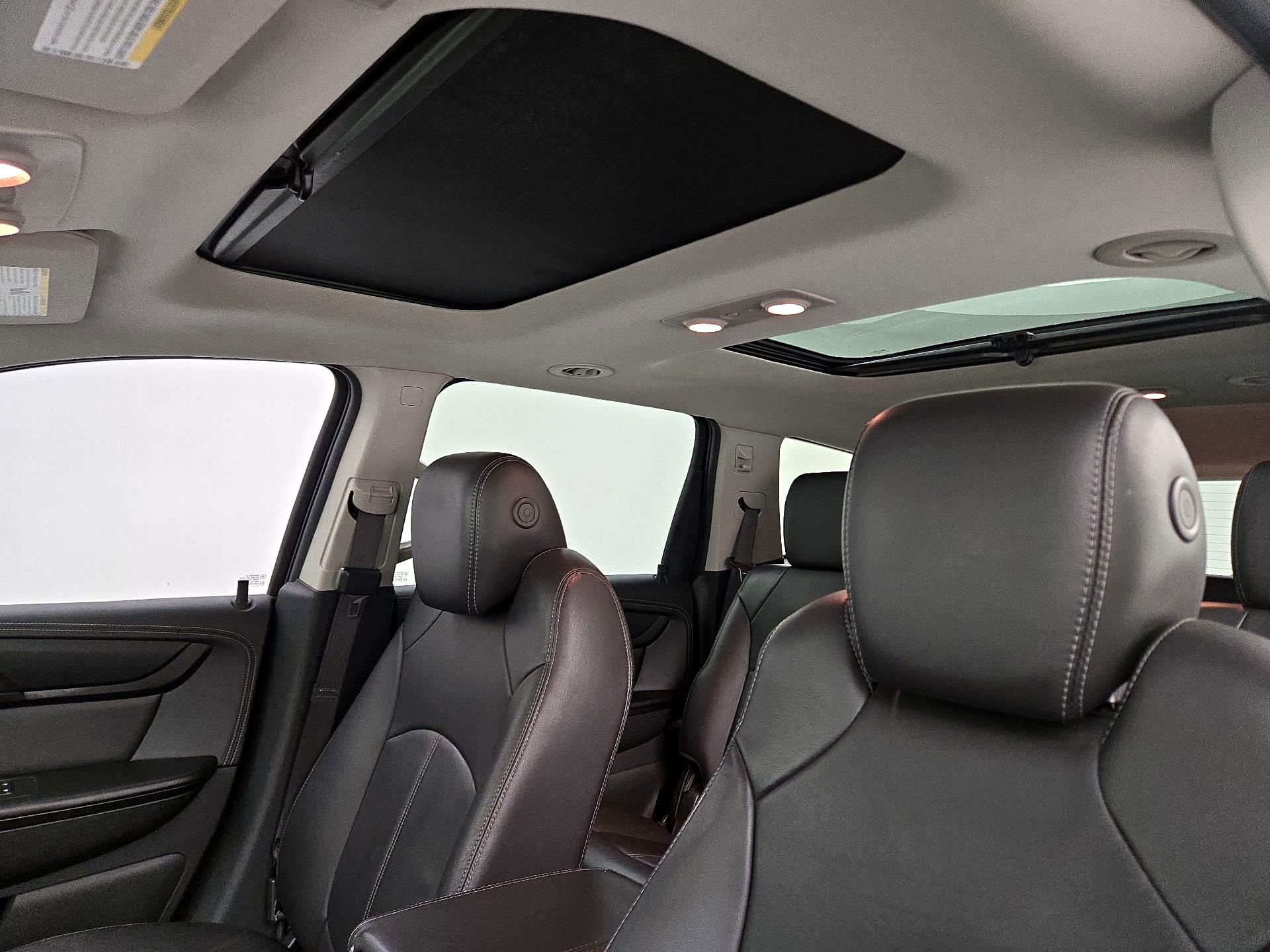 Thumbnail: 2017 Chevrolet Traverse - 19