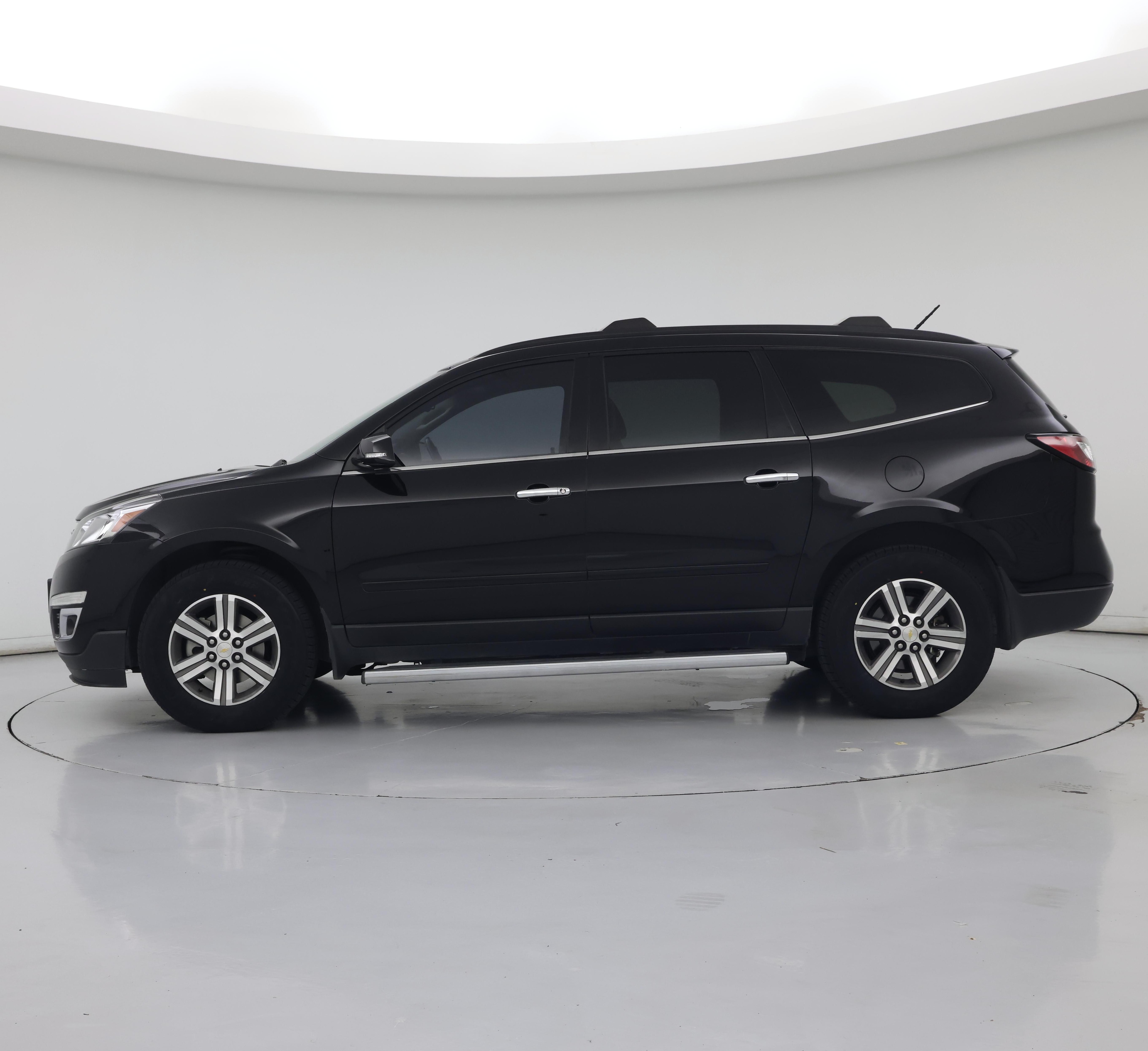 Thumbnail: 2017 Chevrolet Traverse - 3