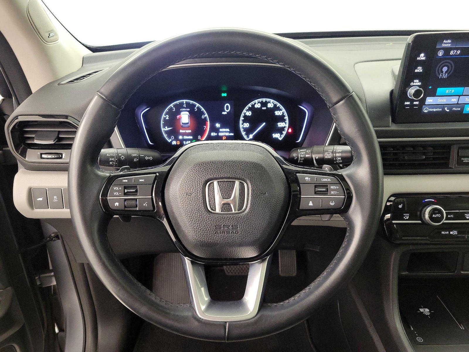 2023 Honda Pilot Touring - Photo 11