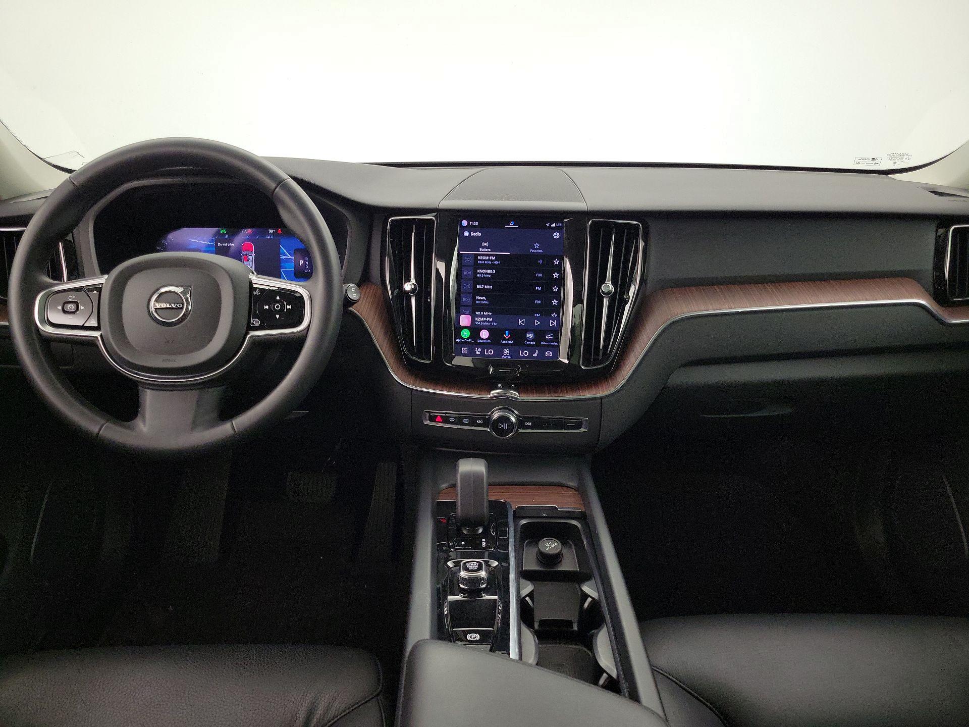 Thumbnail: 2023 Volvo XC60 - 9