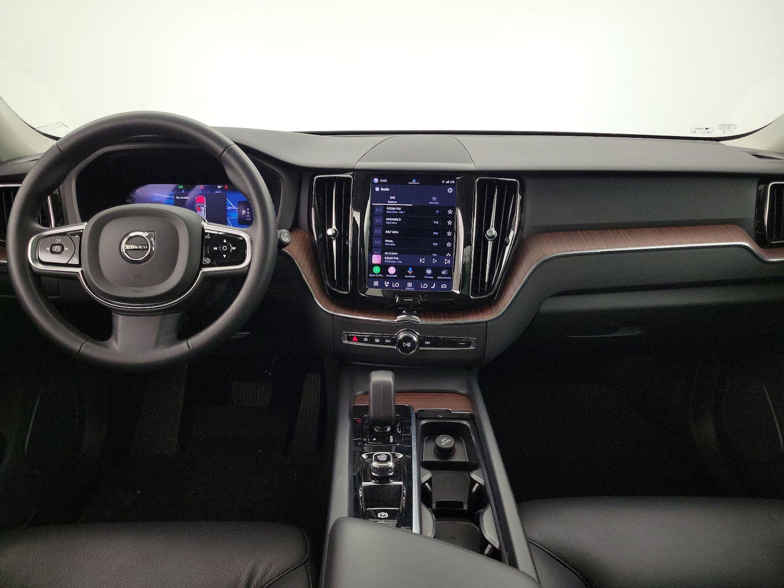 2023 Volvo XC60 Plus - Photo 10