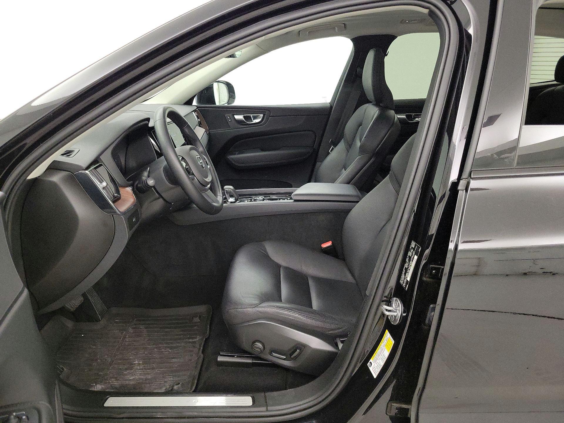 Thumbnail: 2023 Volvo XC60 - 11