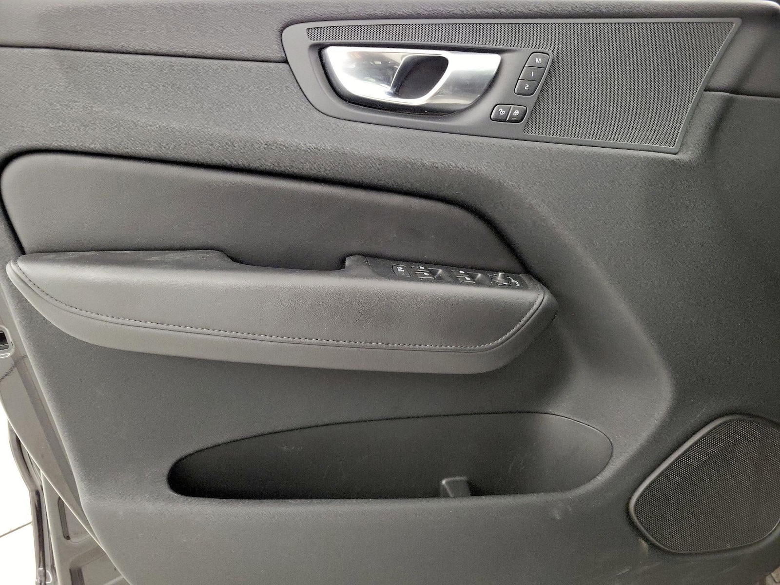 2023 Volvo XC60 Plus - Photo 13