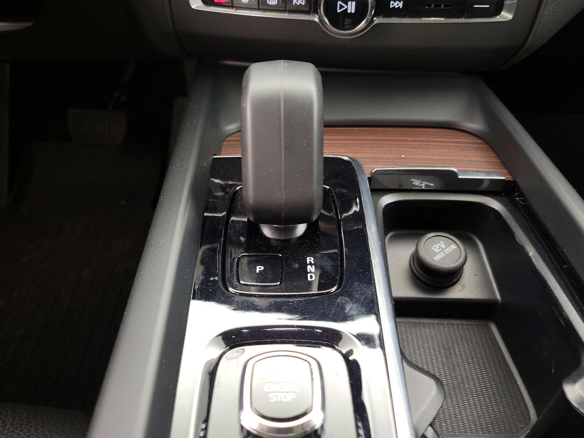 Thumbnail: 2023 Volvo XC60 - 17