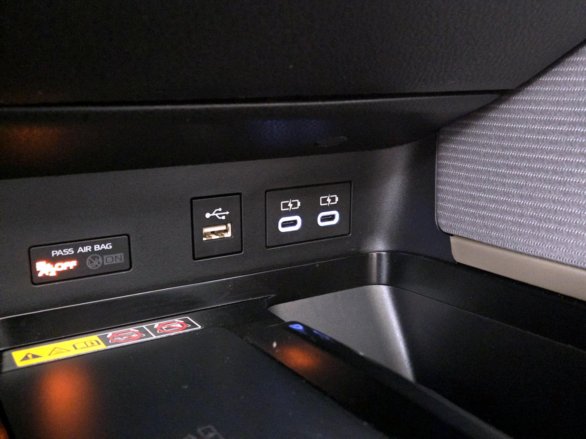 Thumbnail: 2025 Toyota Camry - 18