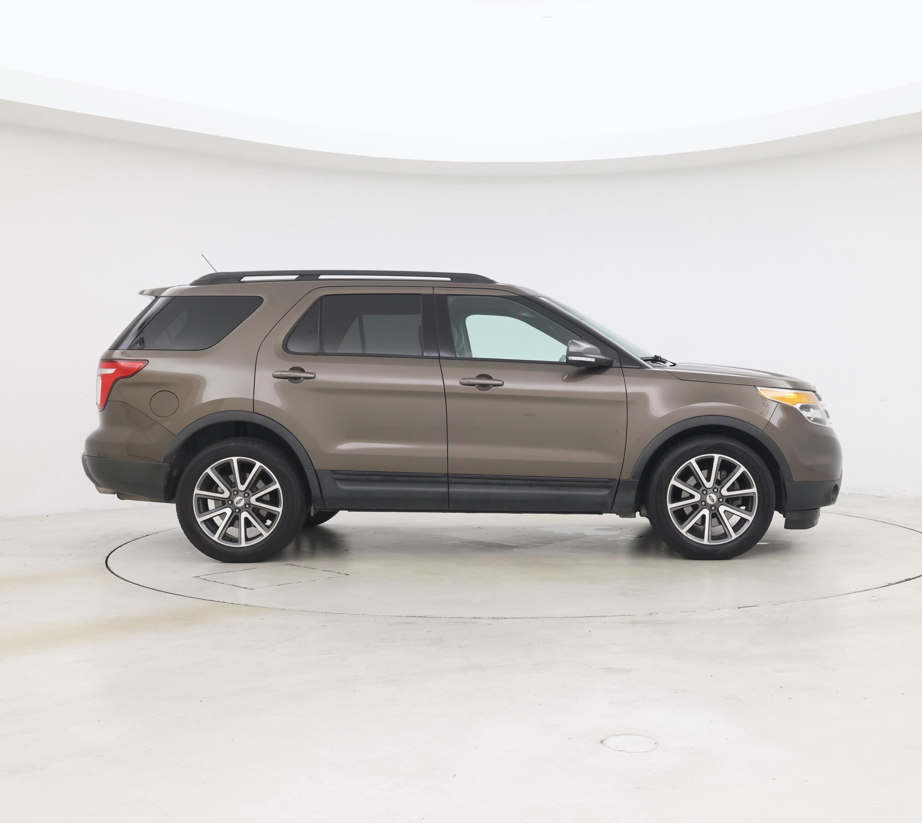 Thumbnail: 2015 Ford Explorer - 7