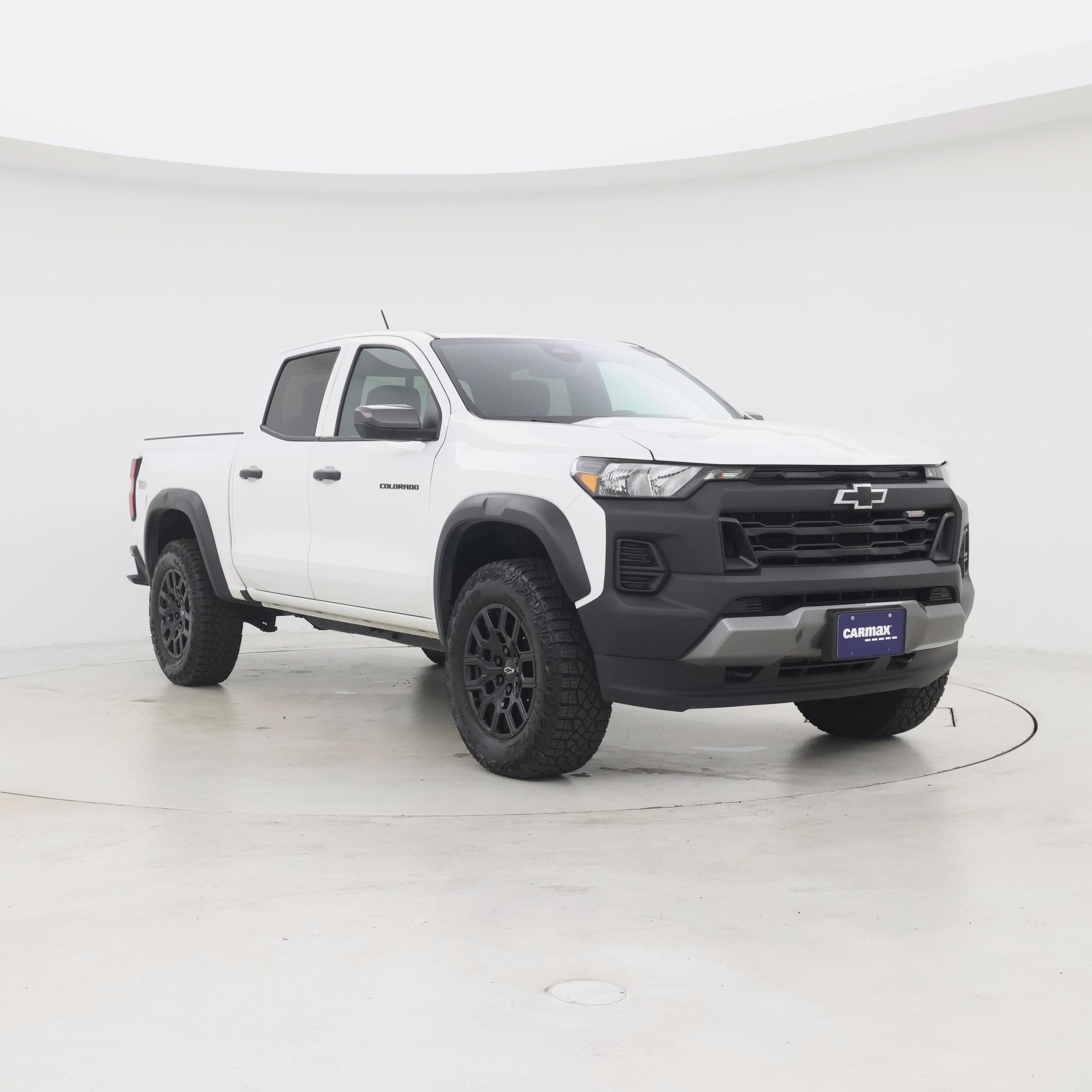 White 2025 Chevrolet Colorado Pickup Truck Four-Wheel Drive Automatic