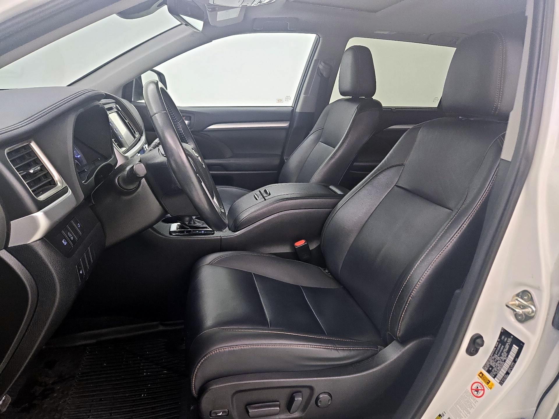 Thumbnail: 2019 Toyota Highlander - 11