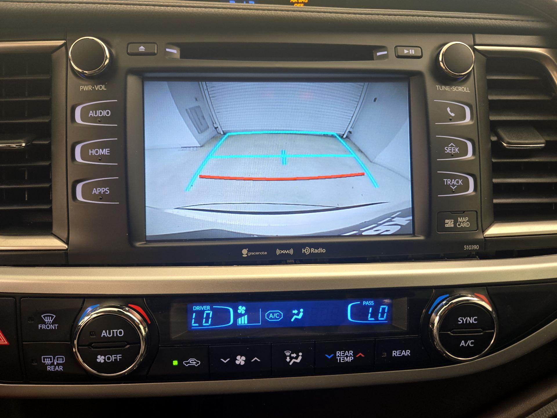 Thumbnail: 2019 Toyota Highlander - 14