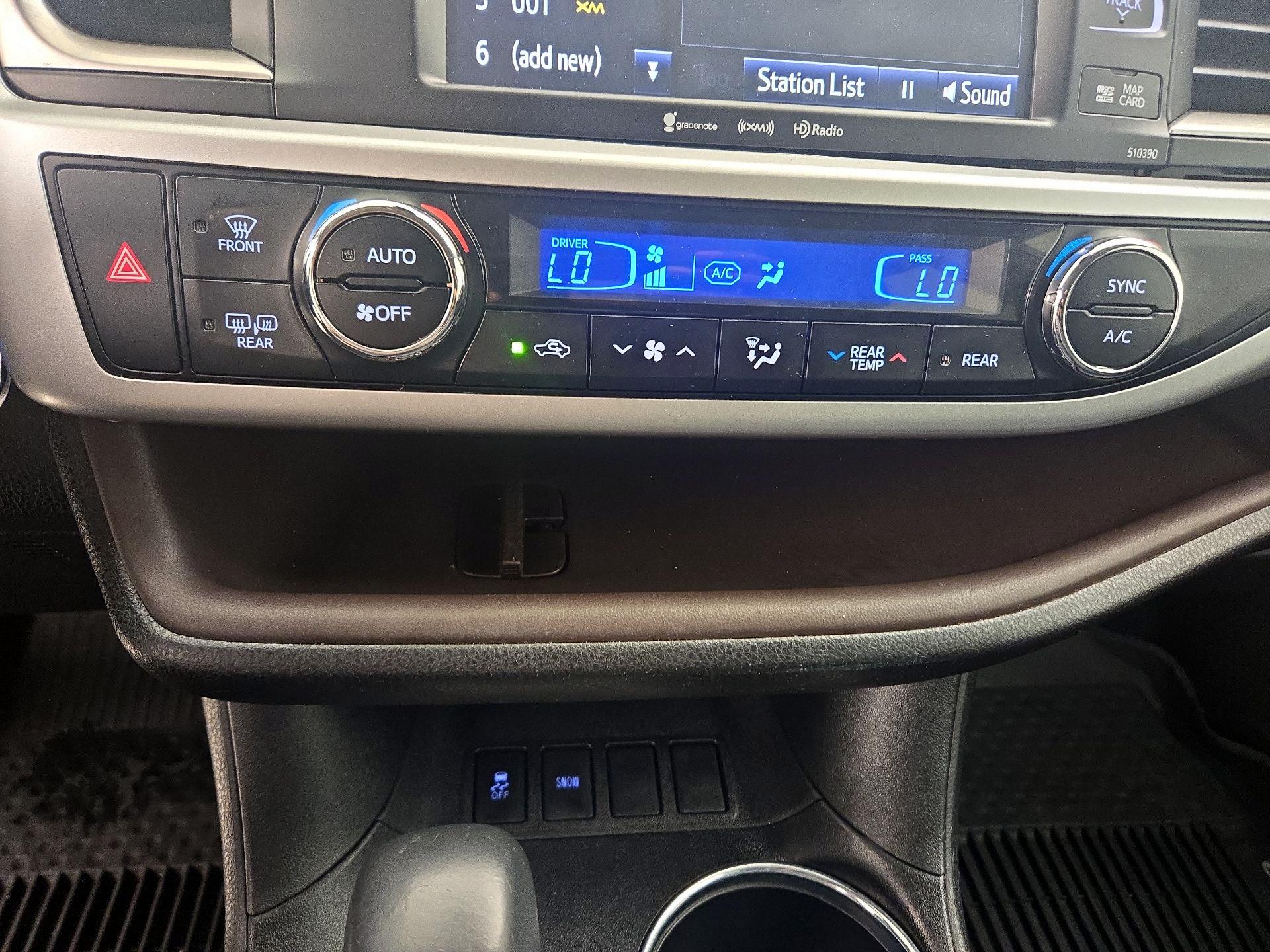 Thumbnail: 2019 Toyota Highlander - 16