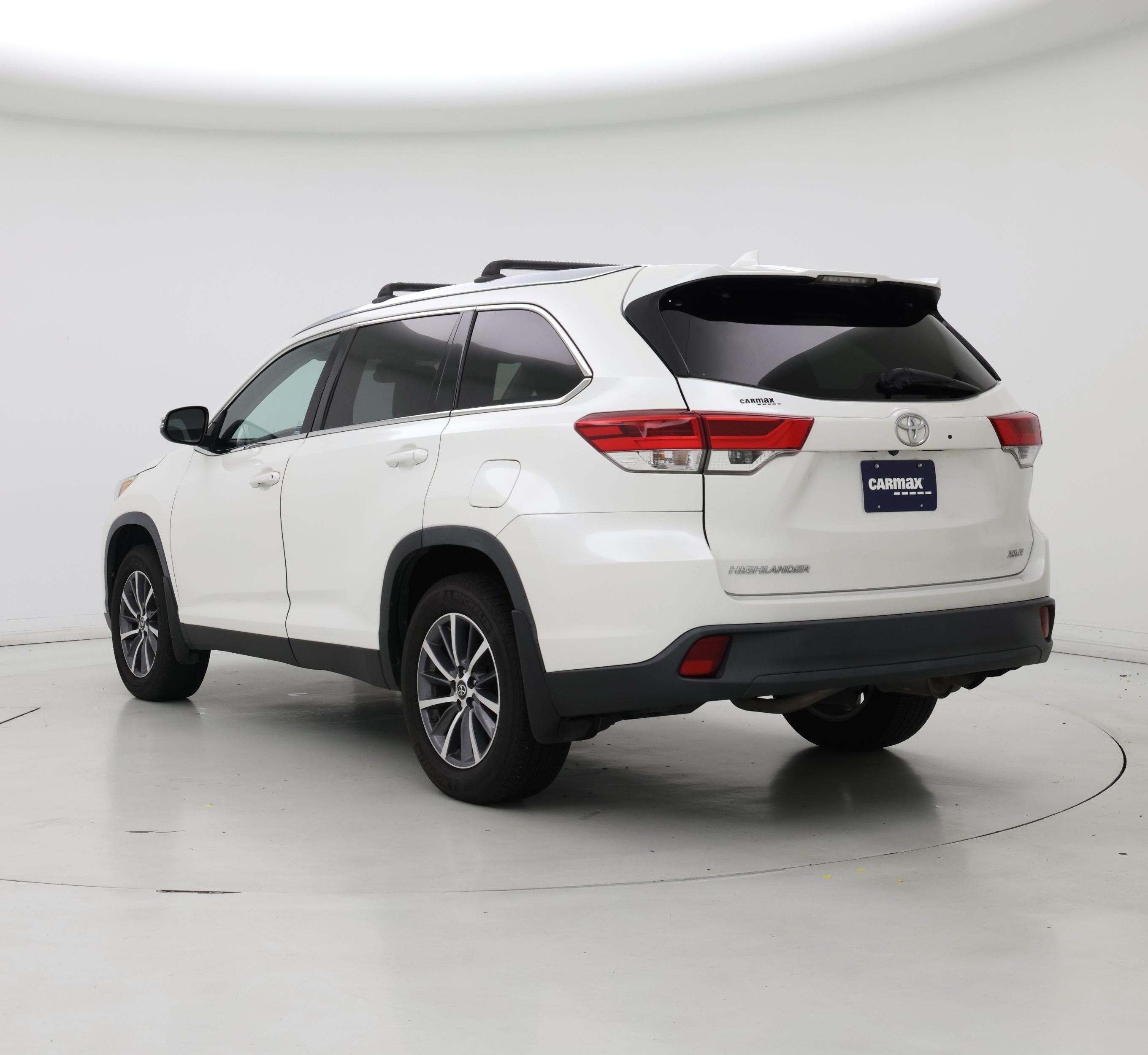 Thumbnail: 2019 Toyota Highlander - 2