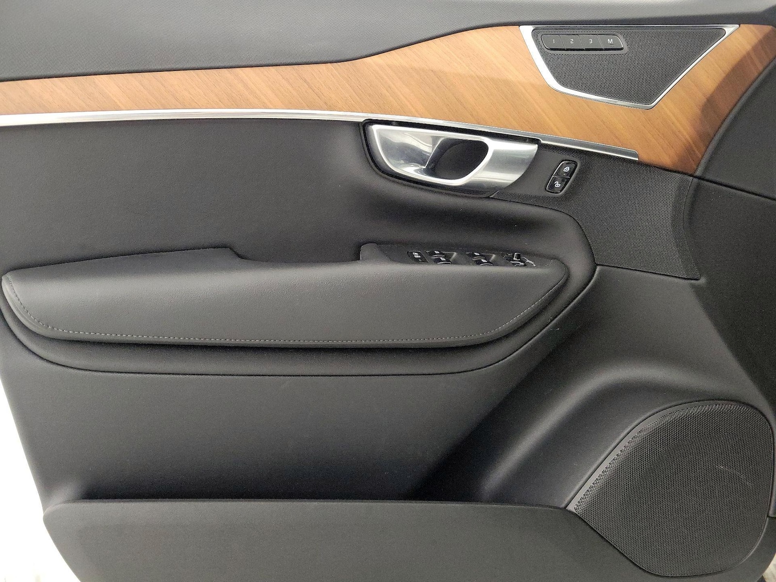 2023 Volvo XC90 Plus - Photo 13