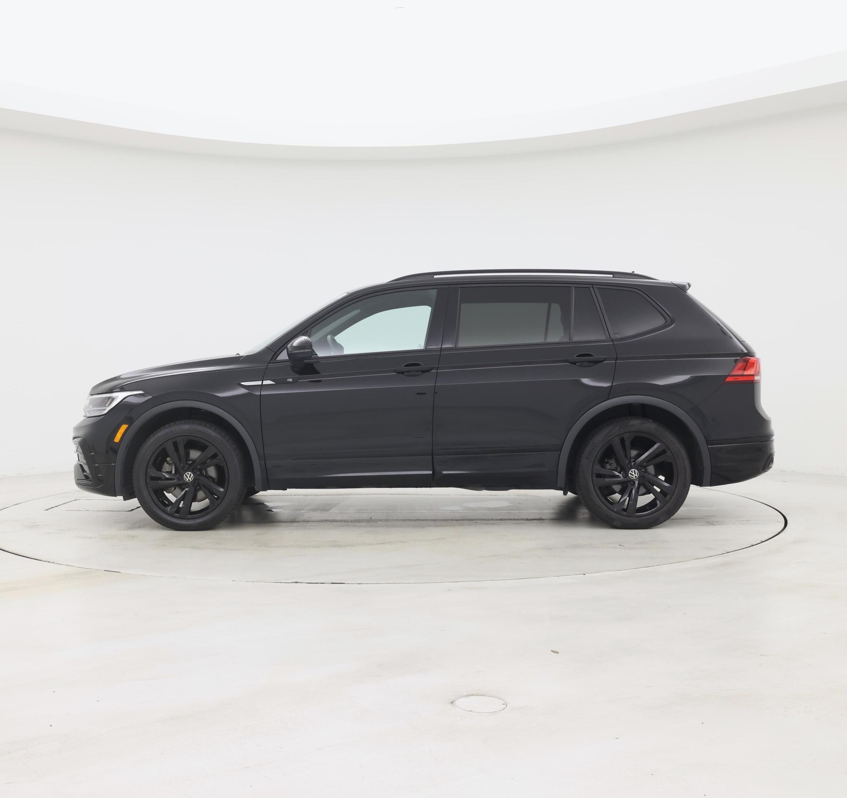 Thumbnail: 2024 Volkswagen Tiguan - 3