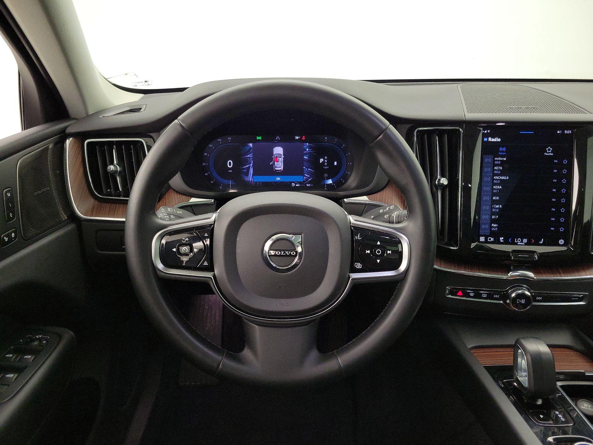 Thumbnail: 2023 Volvo XC60 - 10