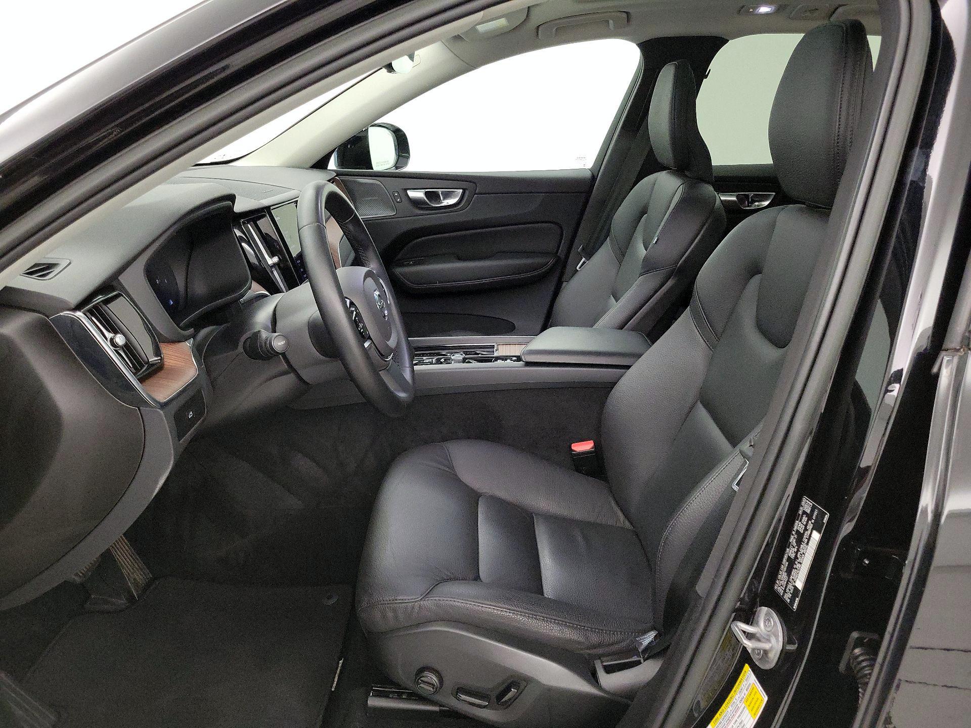 Thumbnail: 2023 Volvo XC60 - 11