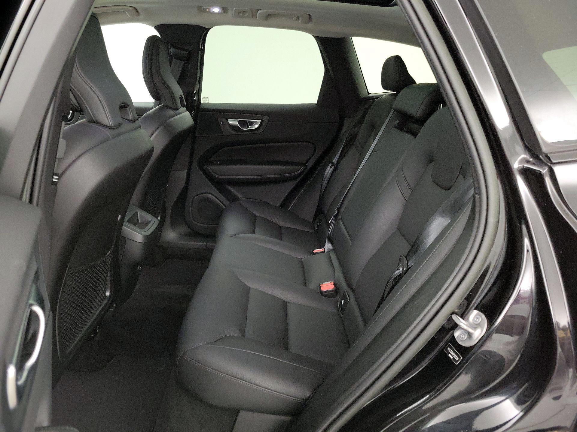 Thumbnail: 2023 Volvo XC60 - 20