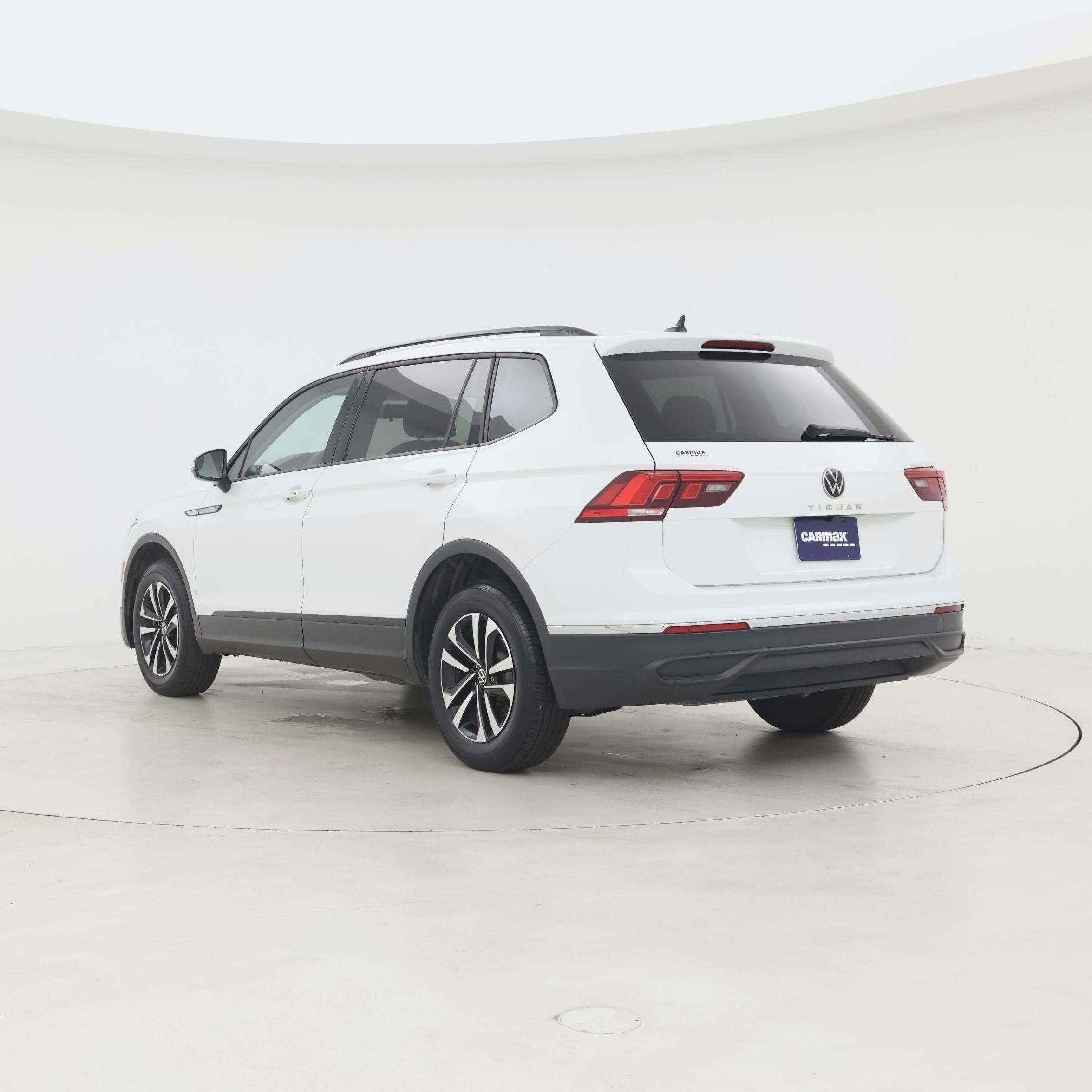 Thumbnail: 2022 Volkswagen Tiguan - 2