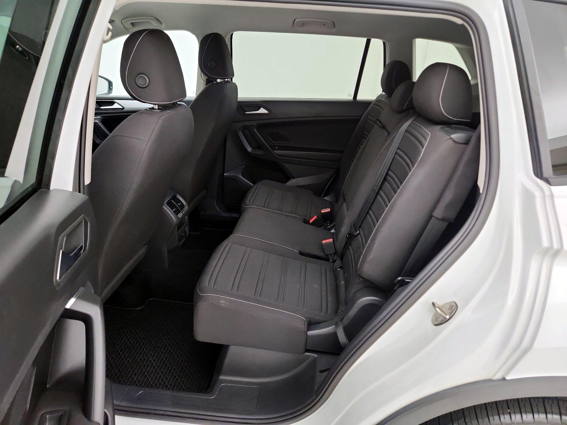 Thumbnail: 2022 Volkswagen Tiguan - 19
