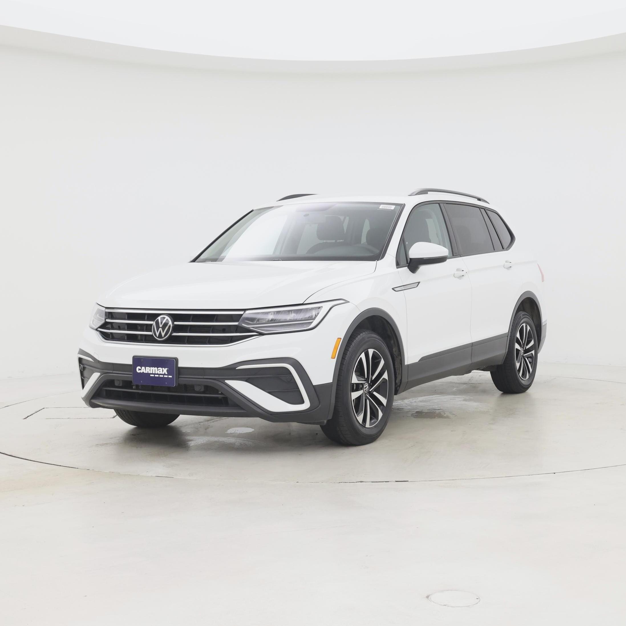 Thumbnail: 2022 Volkswagen Tiguan - 4