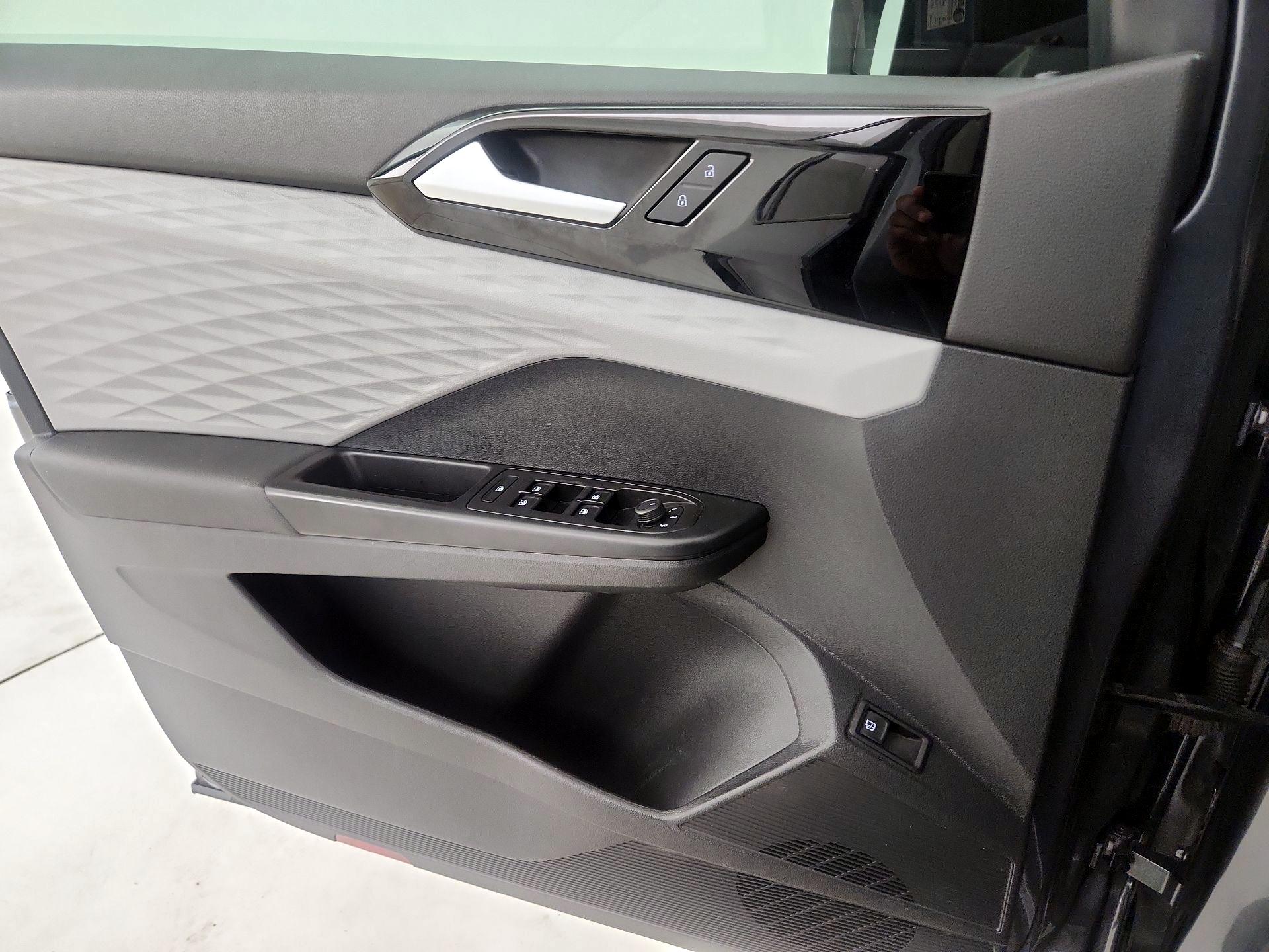 Thumbnail: 2022 Volkswagen Taos - 12
