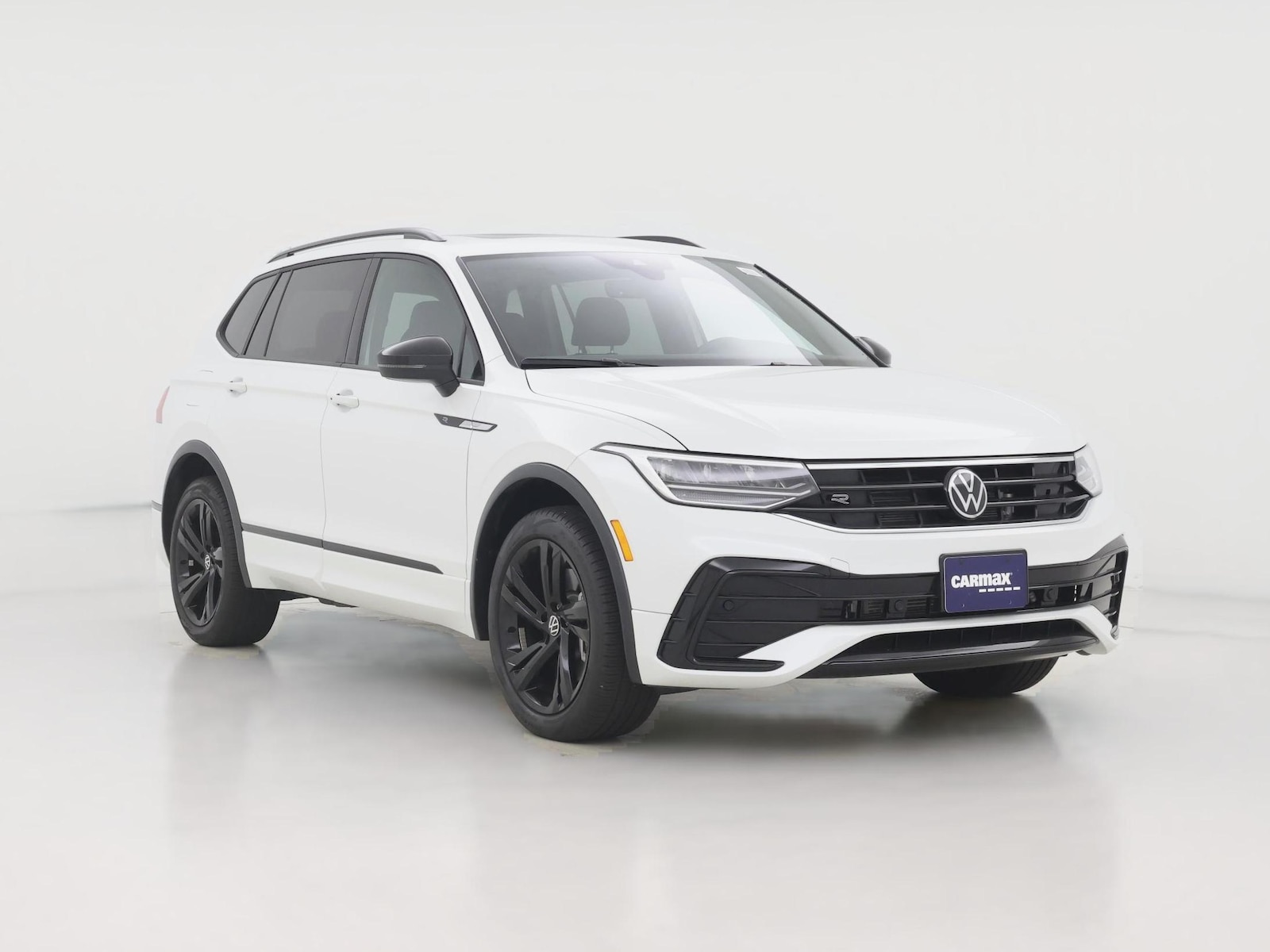 2024 Volkswagen Tiguan SE R-LINE BLACK - Photo 1