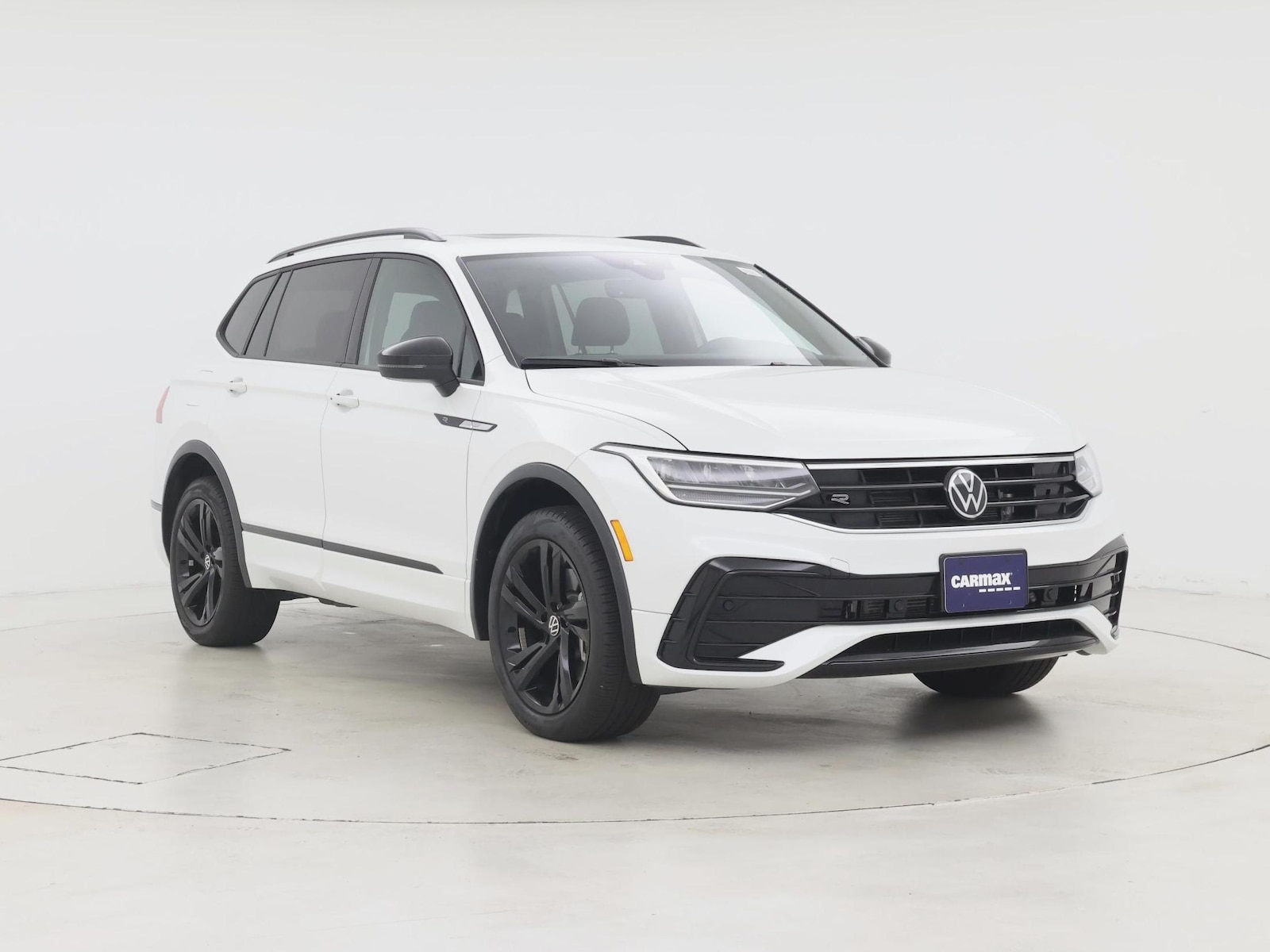 2024 Volkswagen Tiguan SE R-LINE BLACK - Photo 2