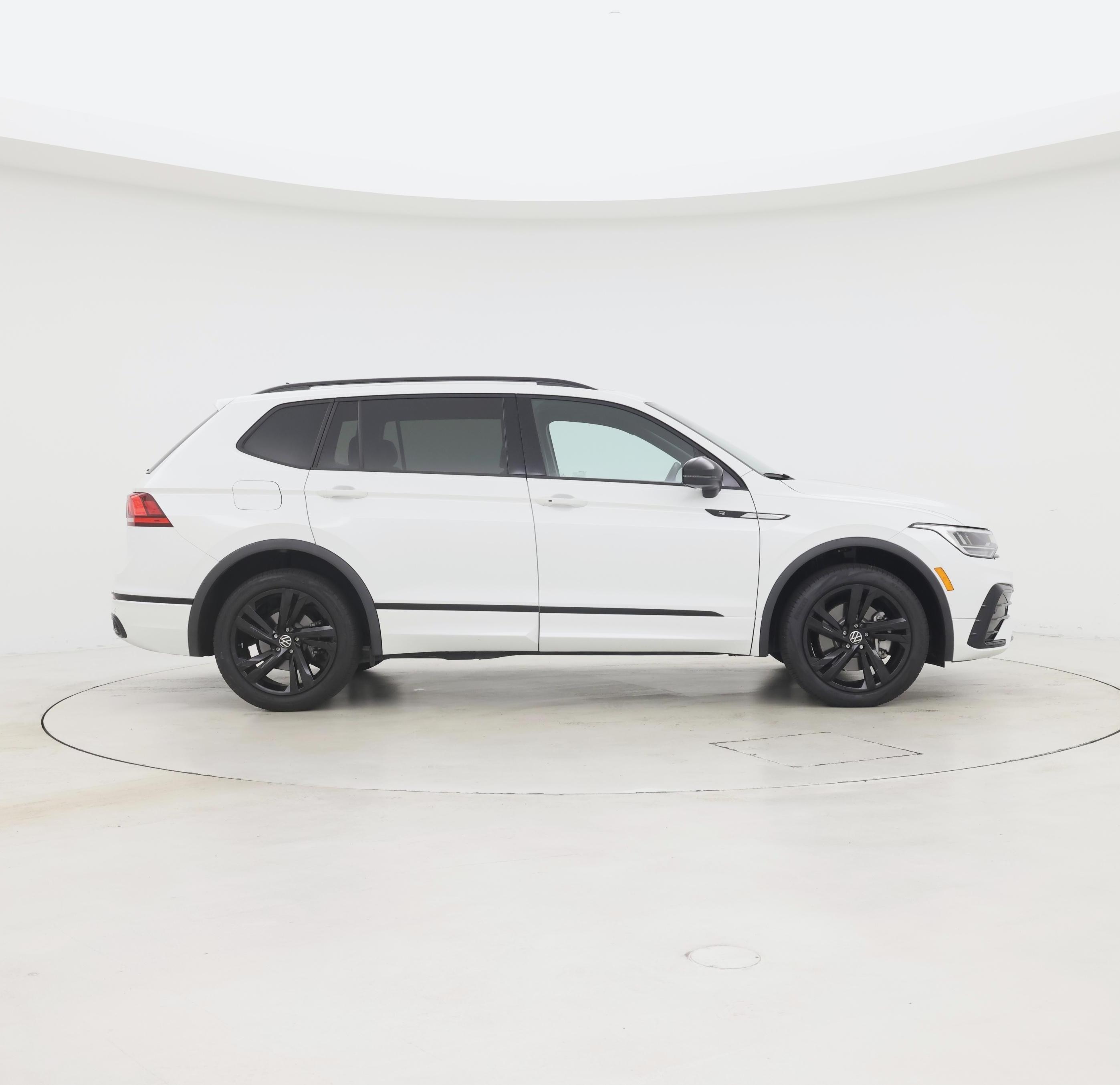 Thumbnail: 2024 Volkswagen Tiguan - 7