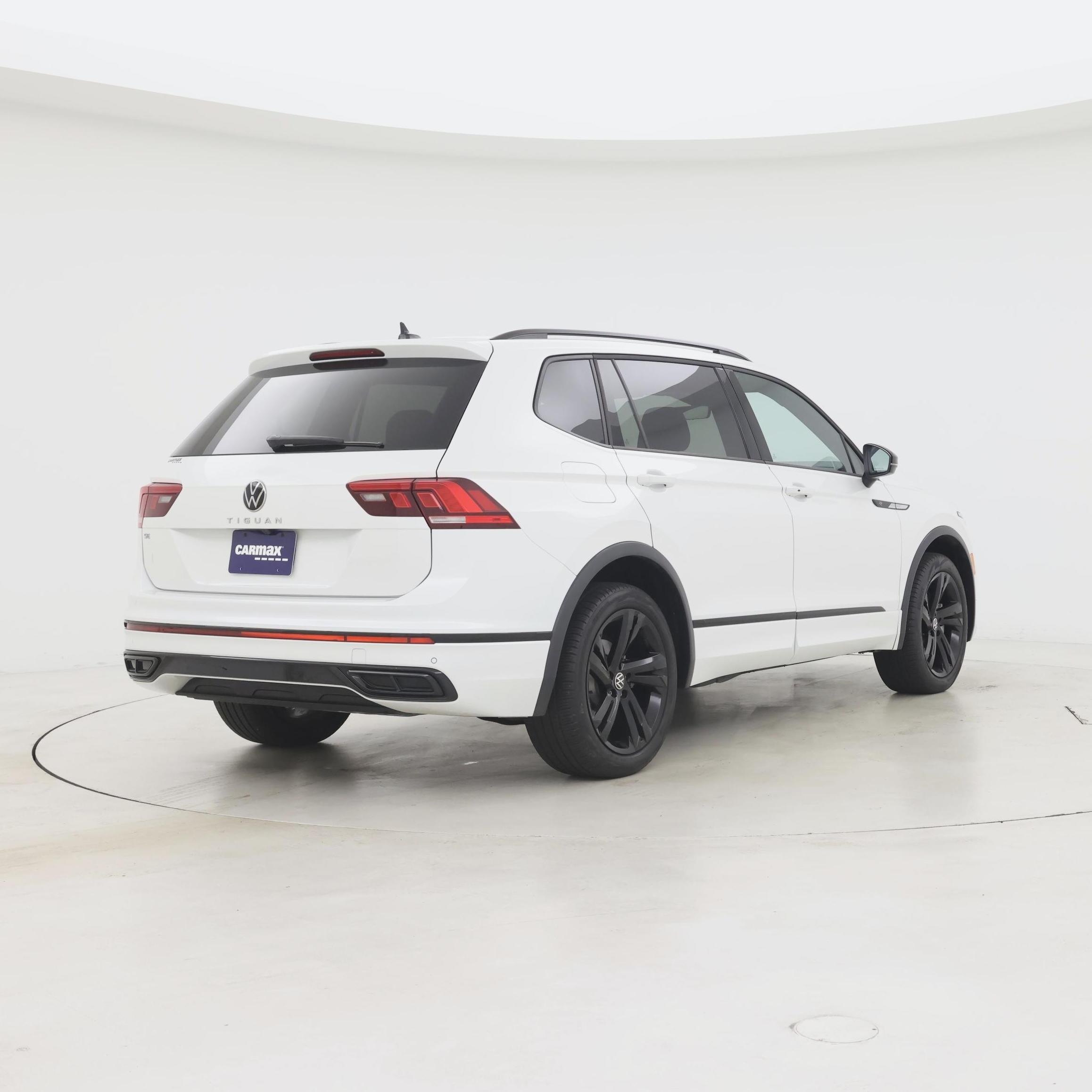 Thumbnail: 2024 Volkswagen Tiguan - 8