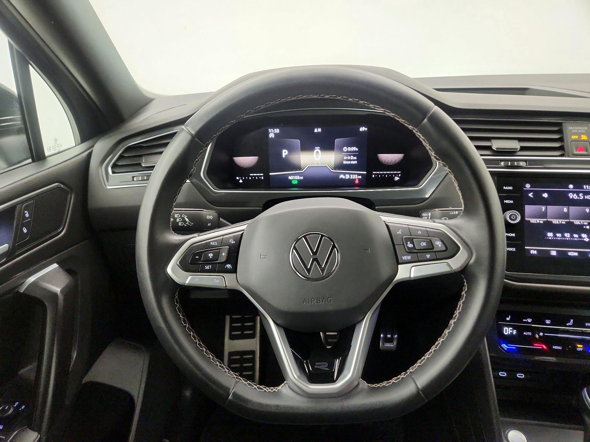 Thumbnail: 2023 Volkswagen Tiguan - 10