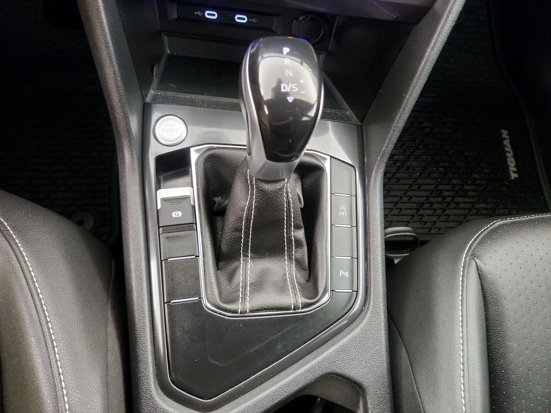 Thumbnail: 2023 Volkswagen Tiguan - 17