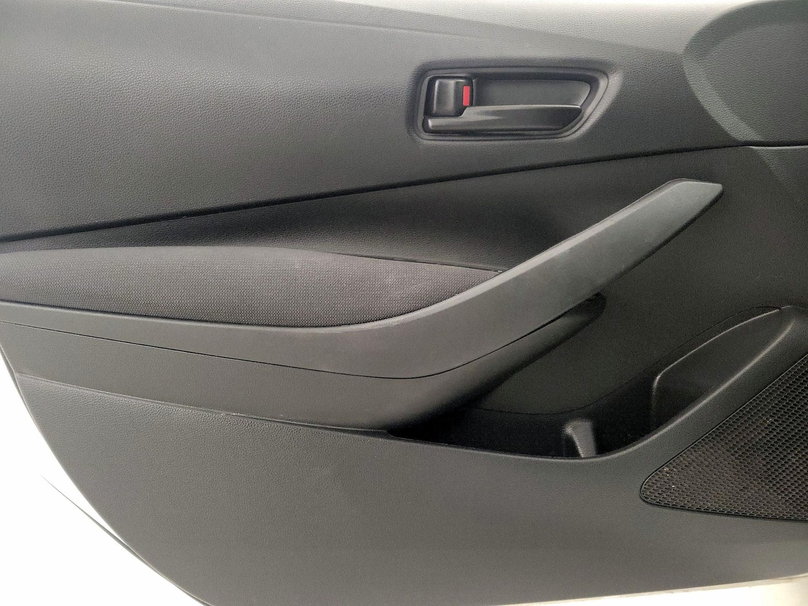 2024 Toyota Corolla LE - Photo 13