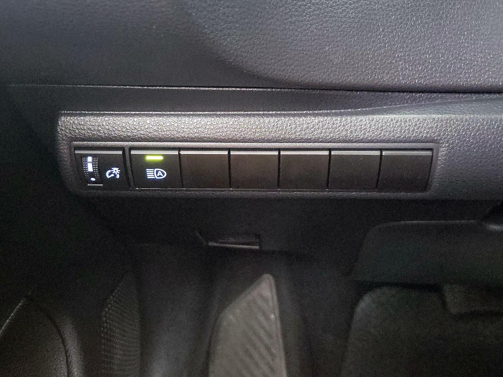 2024 Toyota Corolla LE - Photo 14