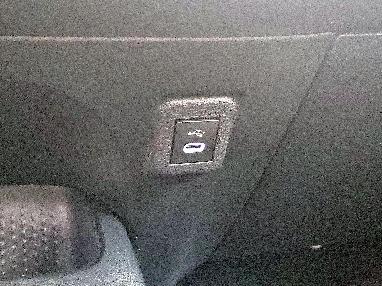 2024 Toyota Corolla LE - Photo 19