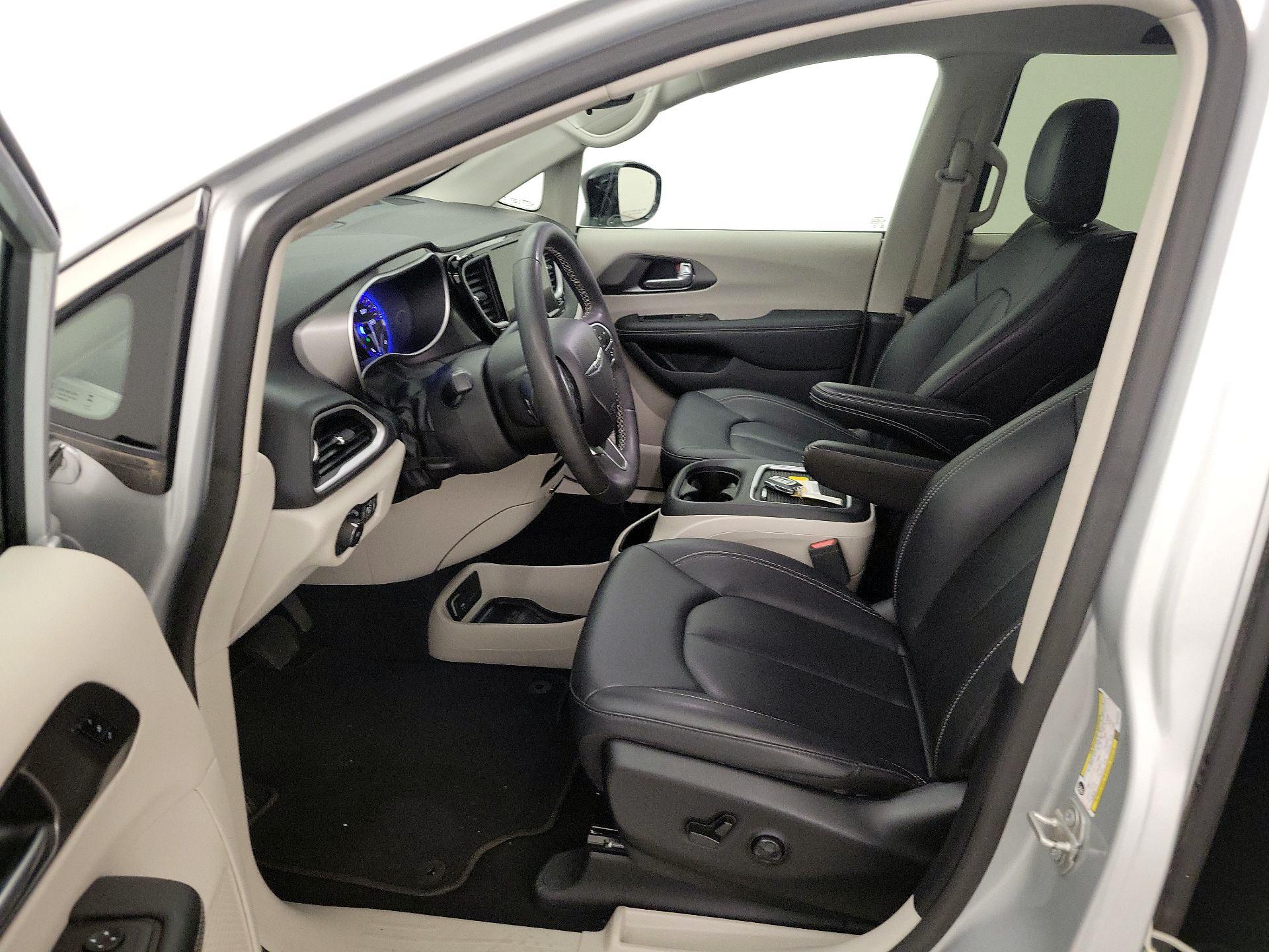 Thumbnail: 2024 Chrysler Pacifica - 11