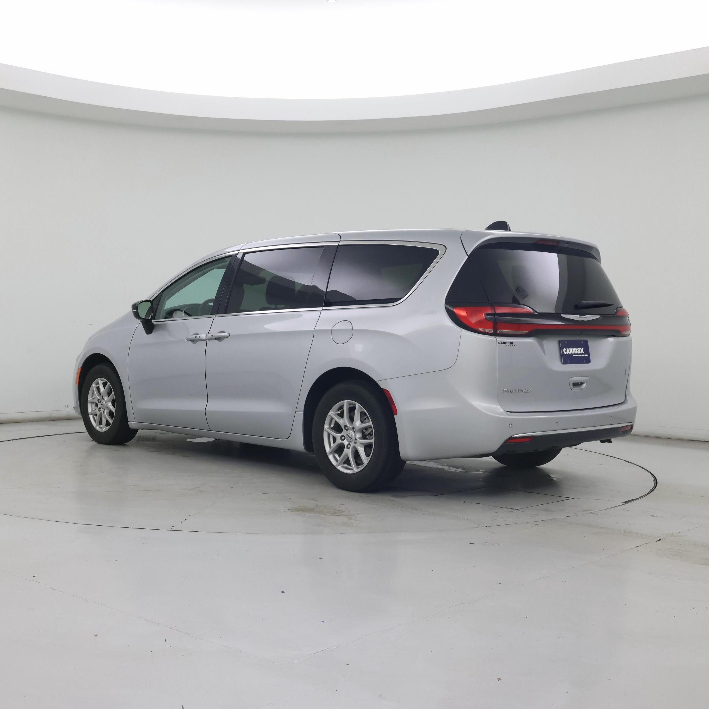 Thumbnail: 2024 Chrysler Pacifica - 2