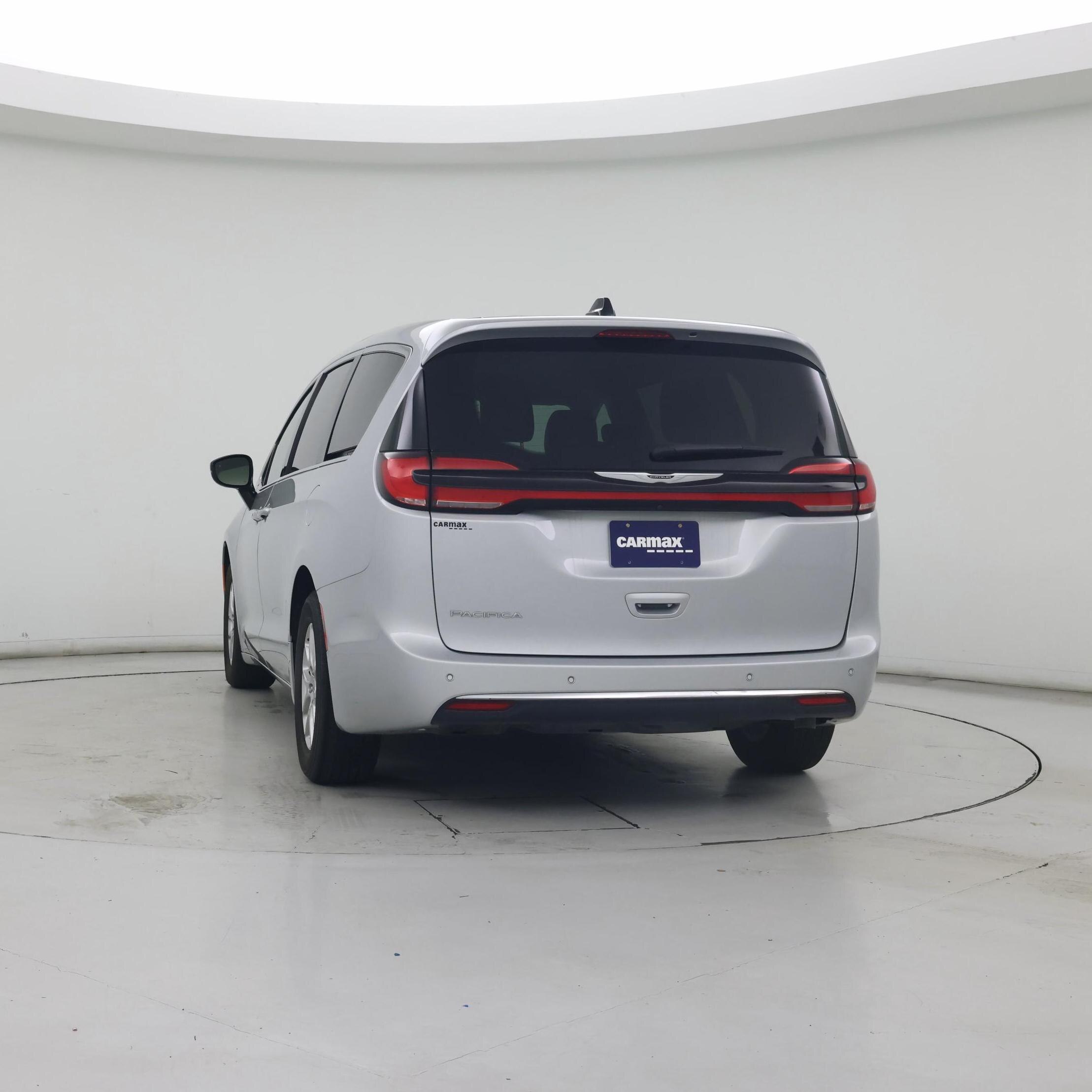 Thumbnail: 2024 Chrysler Pacifica - 6