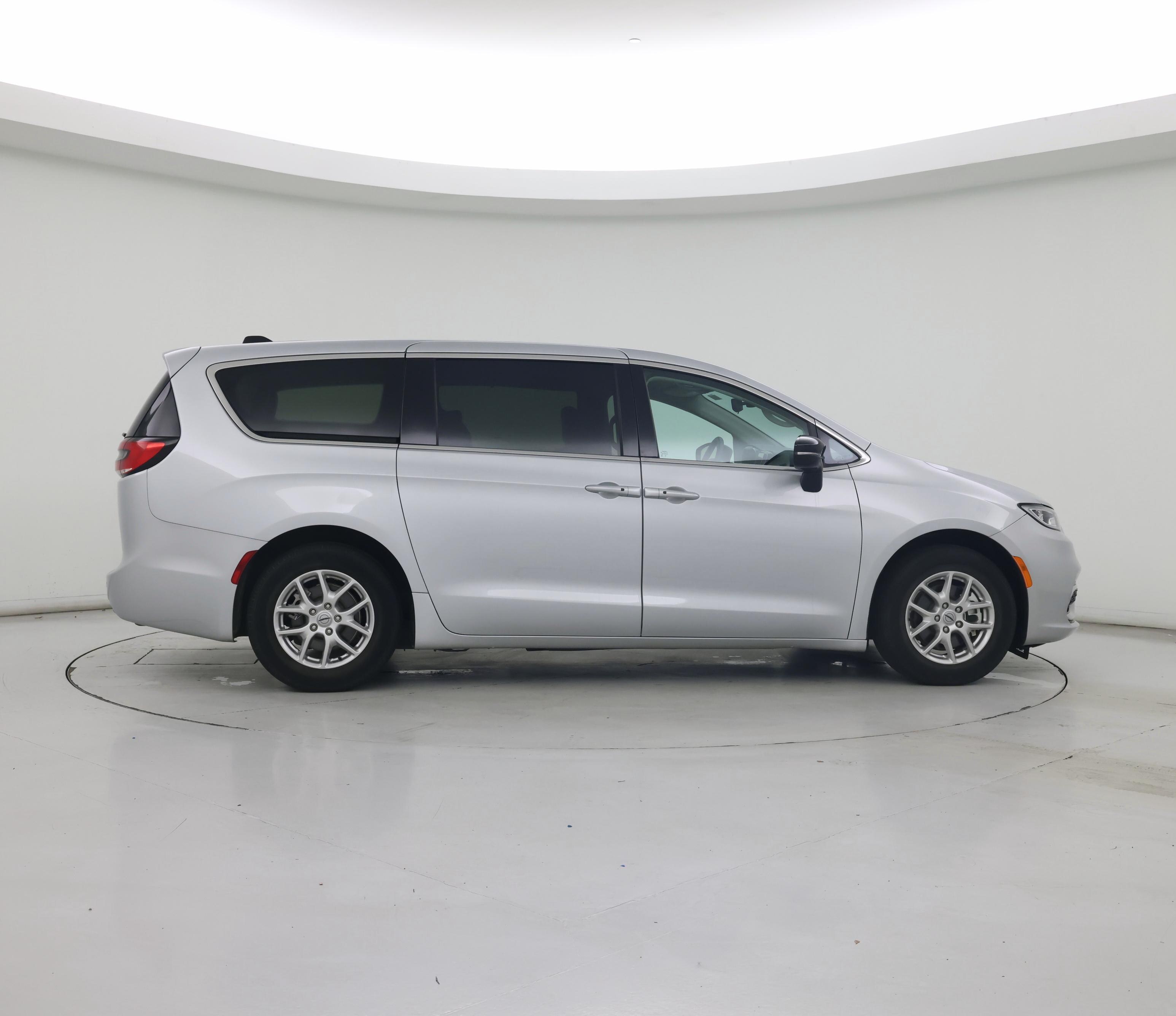 Thumbnail: 2024 Chrysler Pacifica - 7