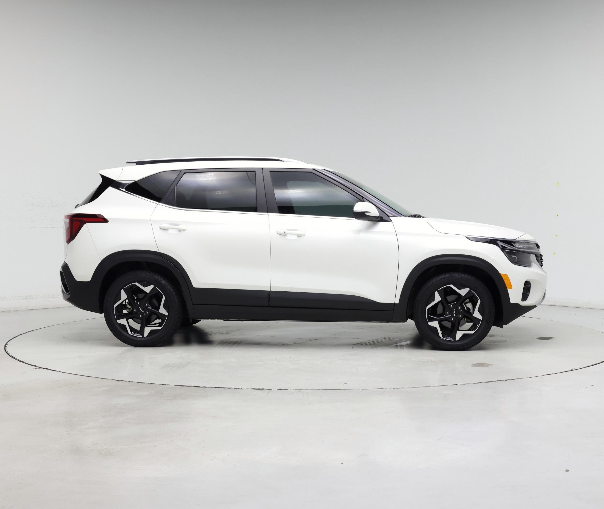 Thumbnail: 2024 Kia Seltos - 7