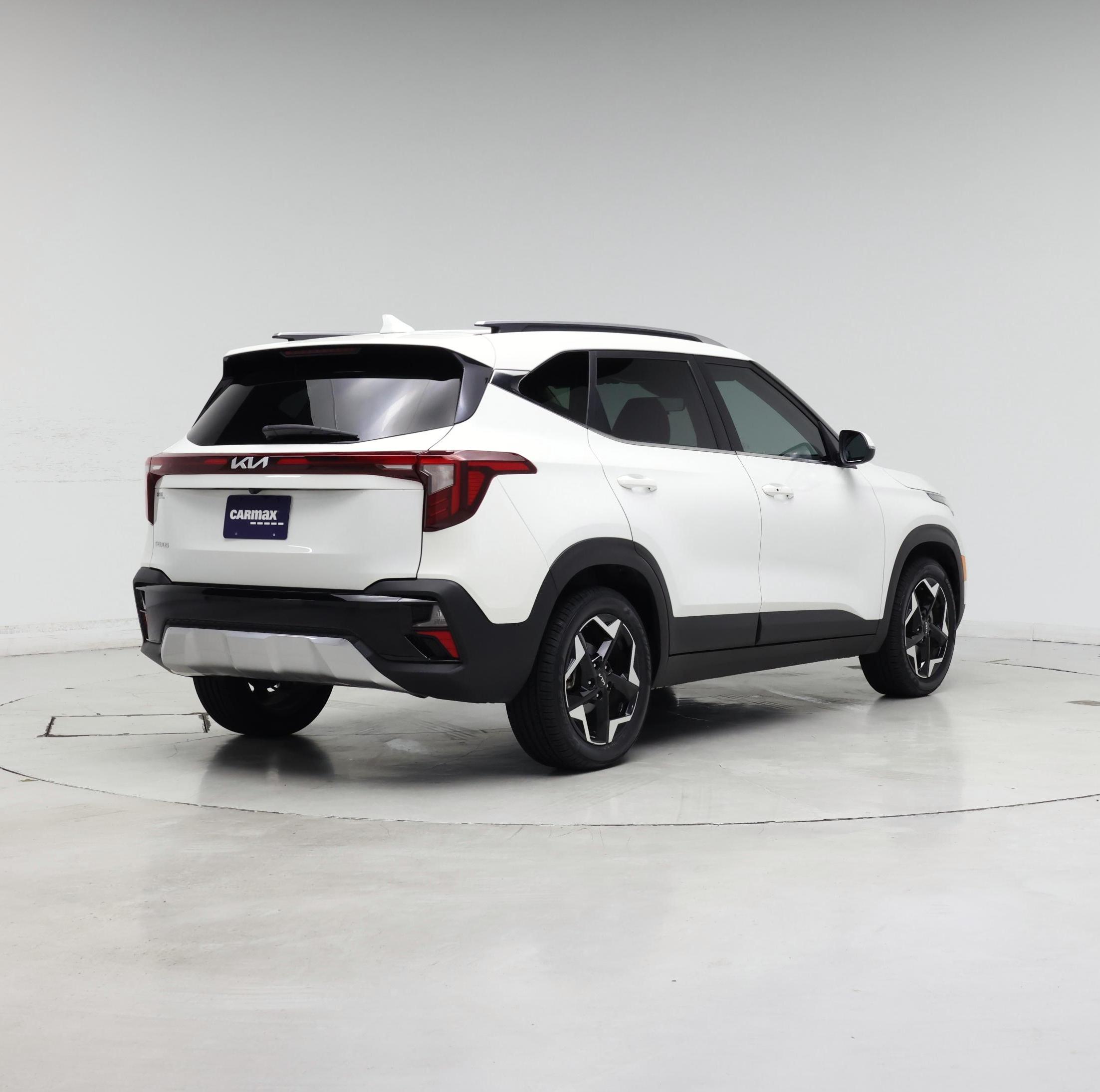 Thumbnail: 2024 Kia Seltos - 8