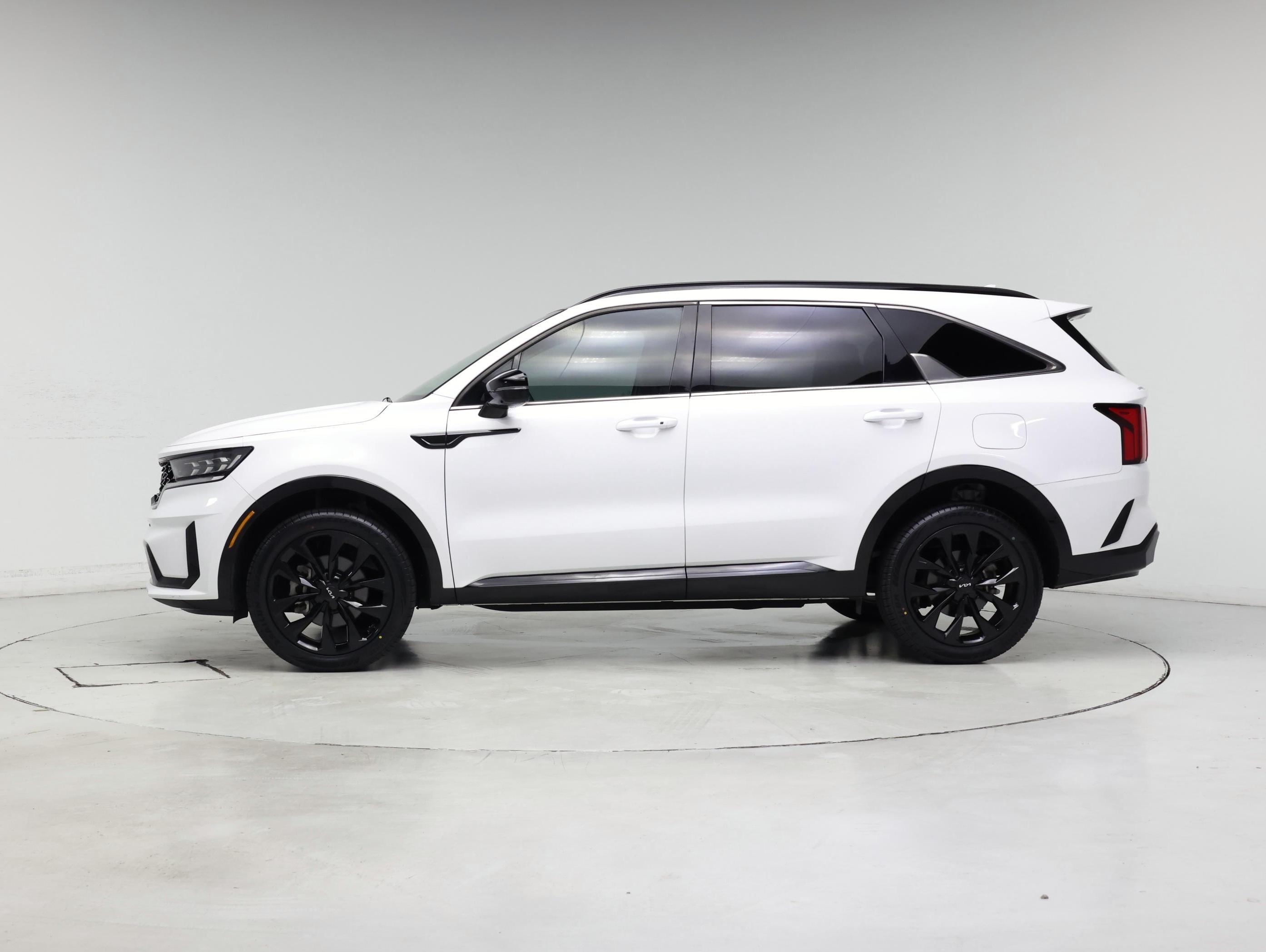 Thumbnail: 2023 Kia Sorento - 3