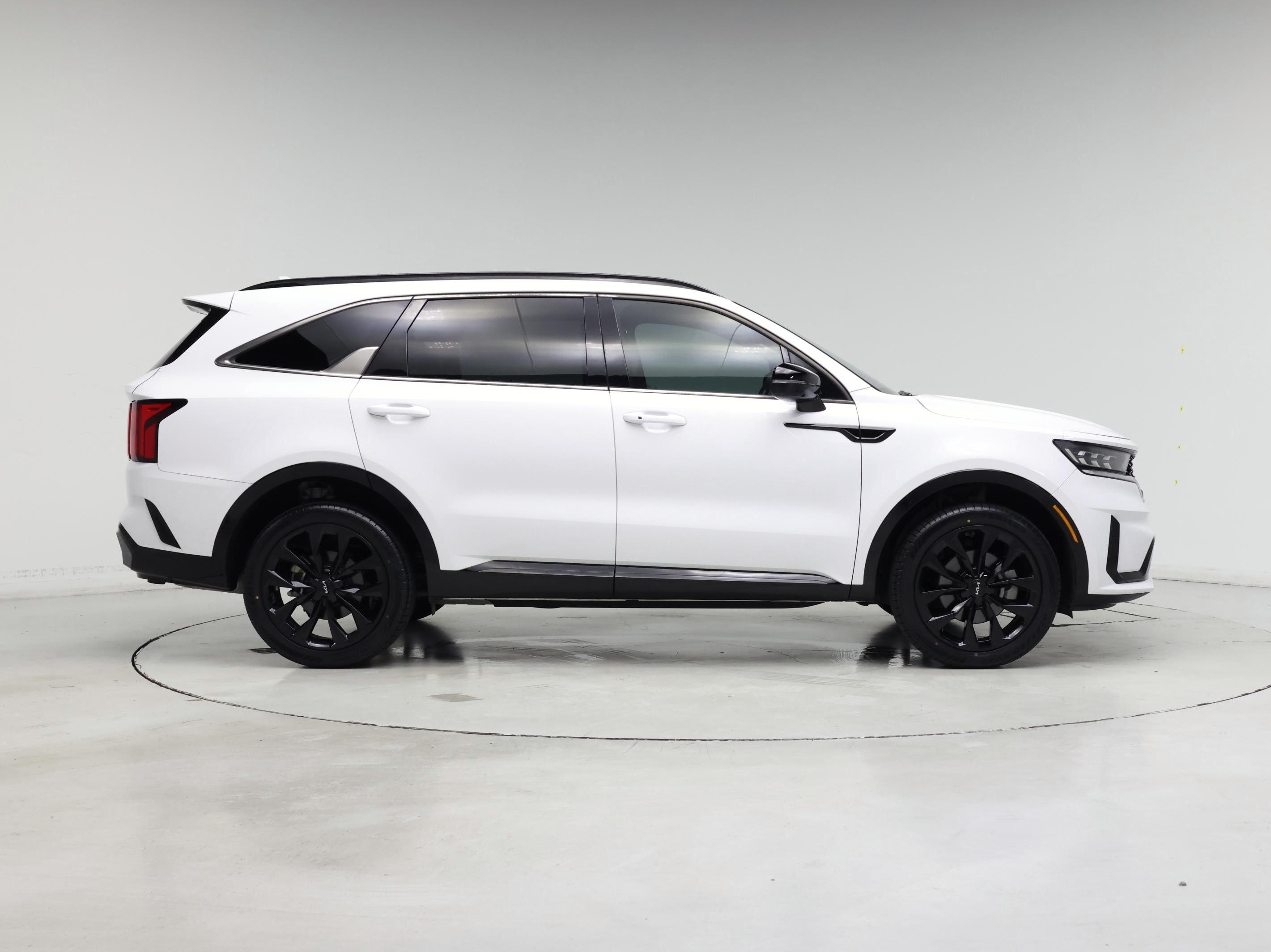 Thumbnail: 2023 Kia Sorento - 7