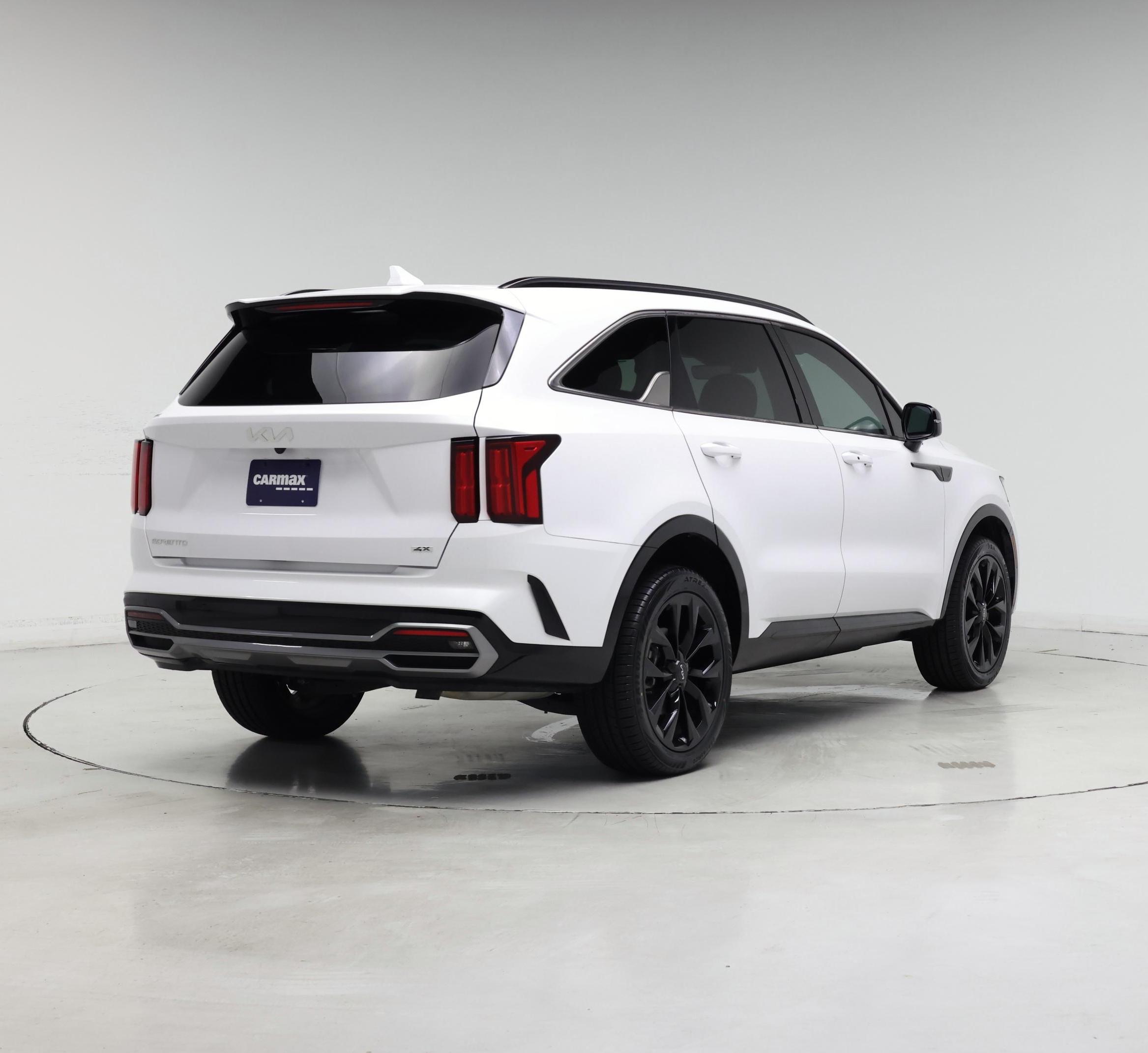 Thumbnail: 2023 Kia Sorento - 8