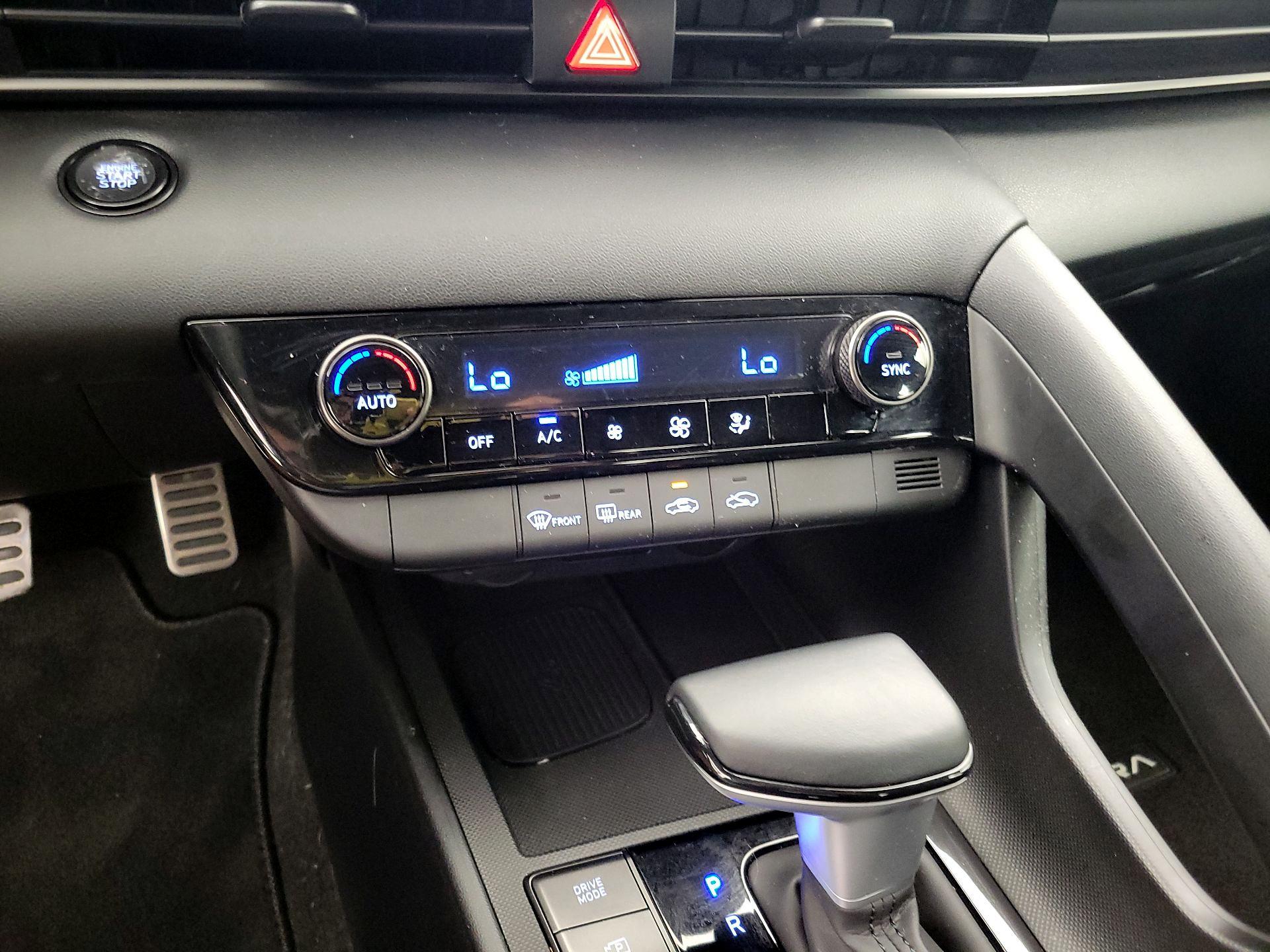 Thumbnail: 2025 Hyundai Elantra - 16