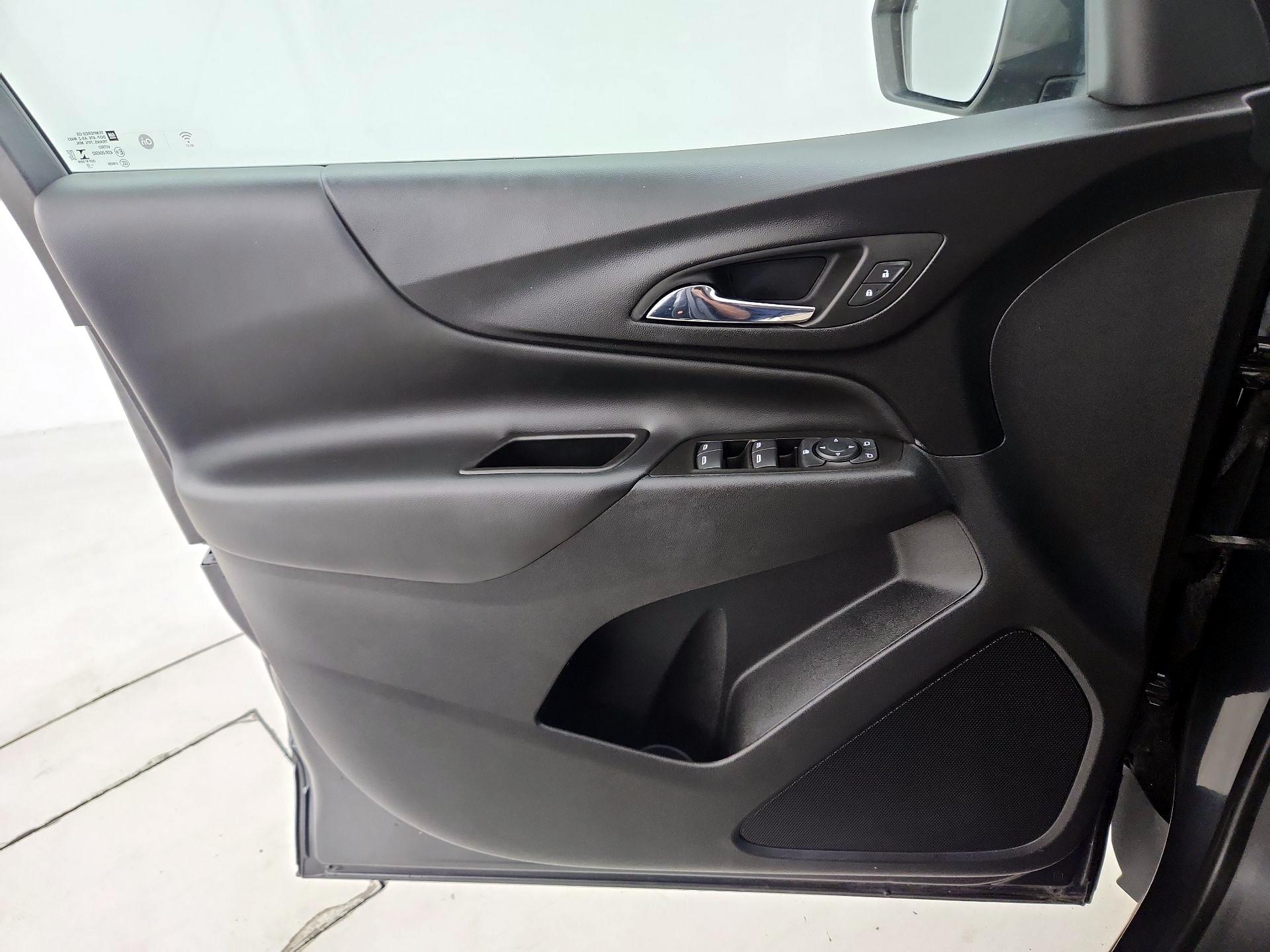 Thumbnail: 2022 Chevrolet Equinox - 12