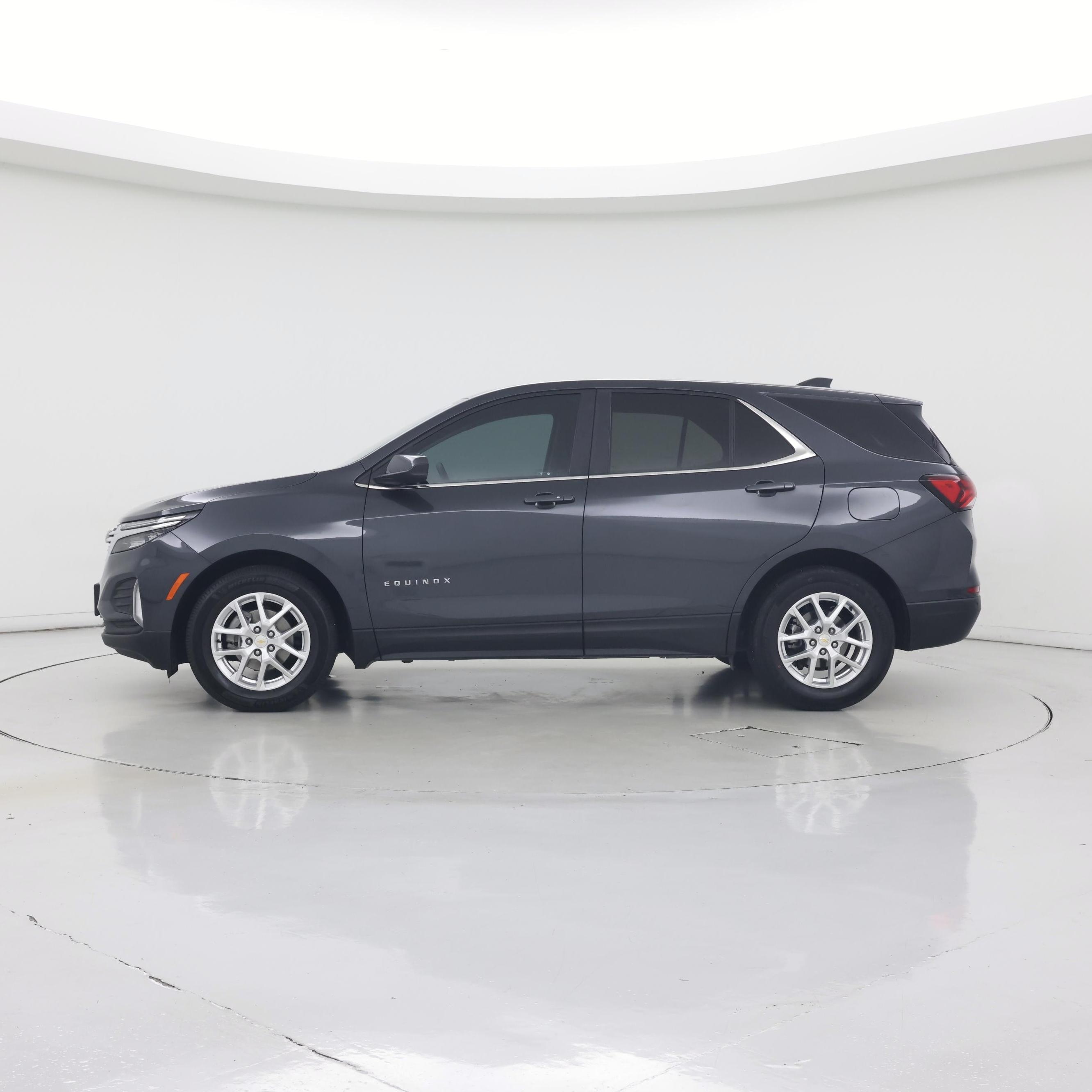 Thumbnail: 2022 Chevrolet Equinox - 3