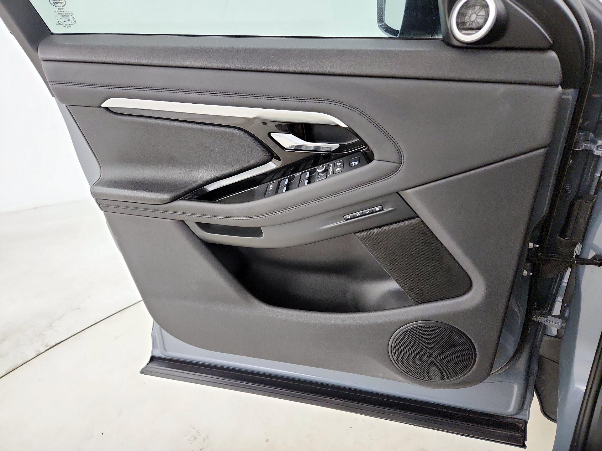 Thumbnail: 2021 Land Rover Range Rover Evoque - 12
