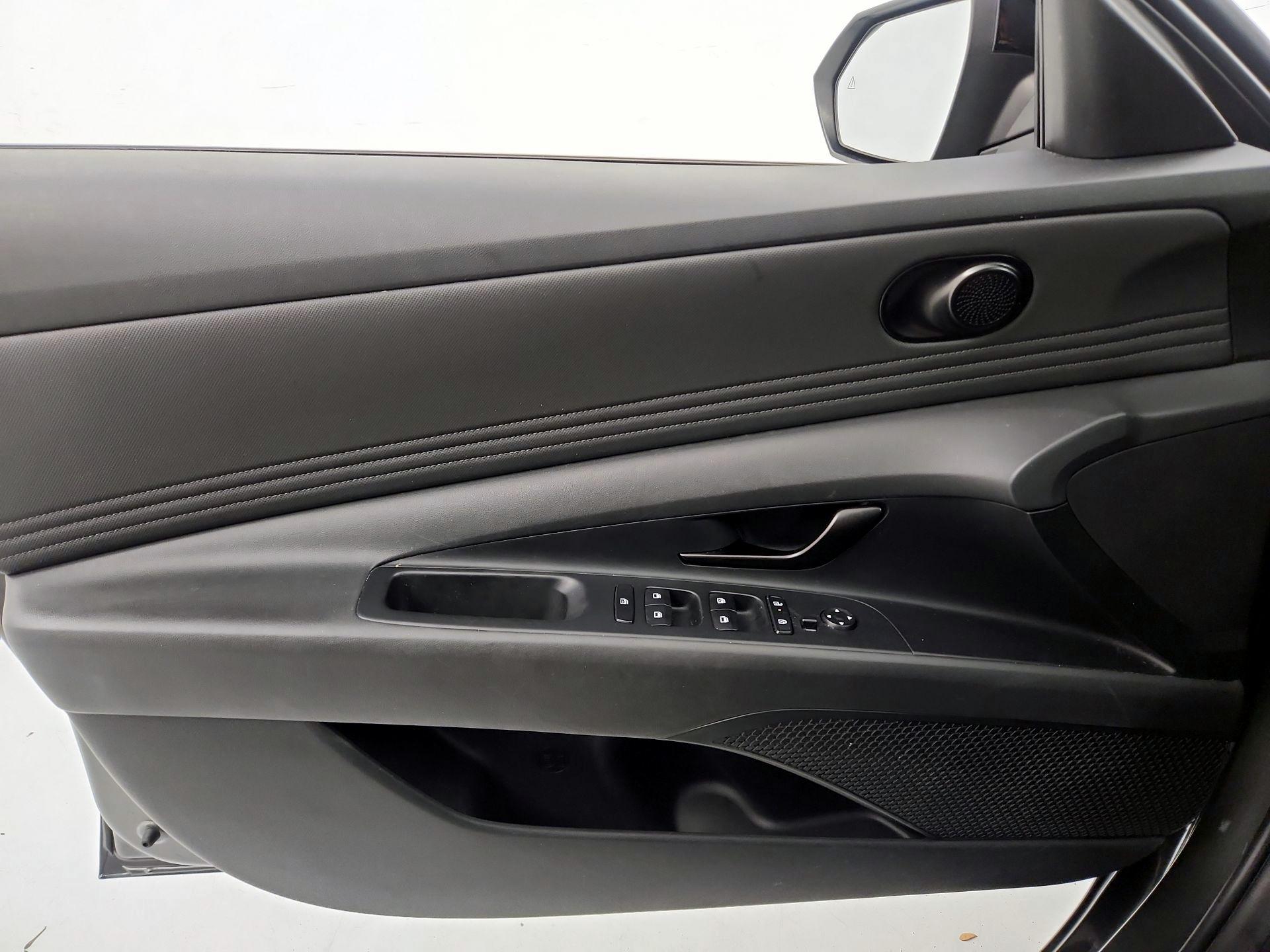 Thumbnail: 2025 Hyundai Elantra - 12
