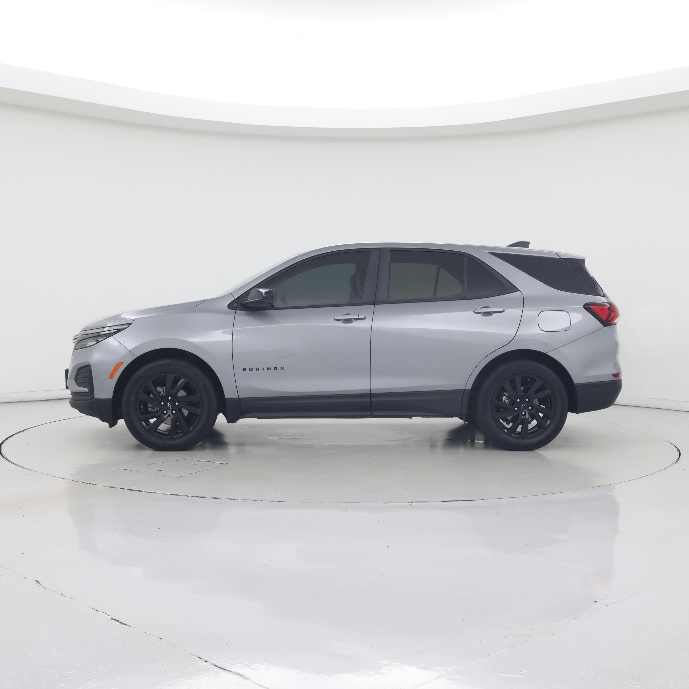 Thumbnail: 2023 Chevrolet Equinox - 3