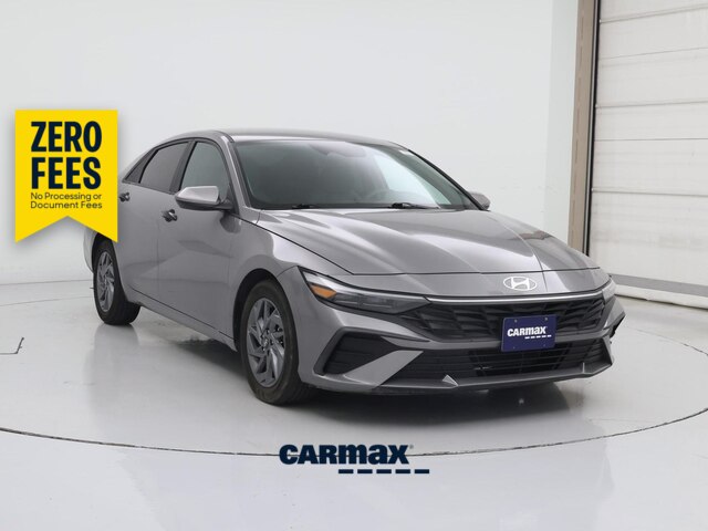 Gray 2024 Hyundai Elantra Sedan Front-Wheel Drive Automatic